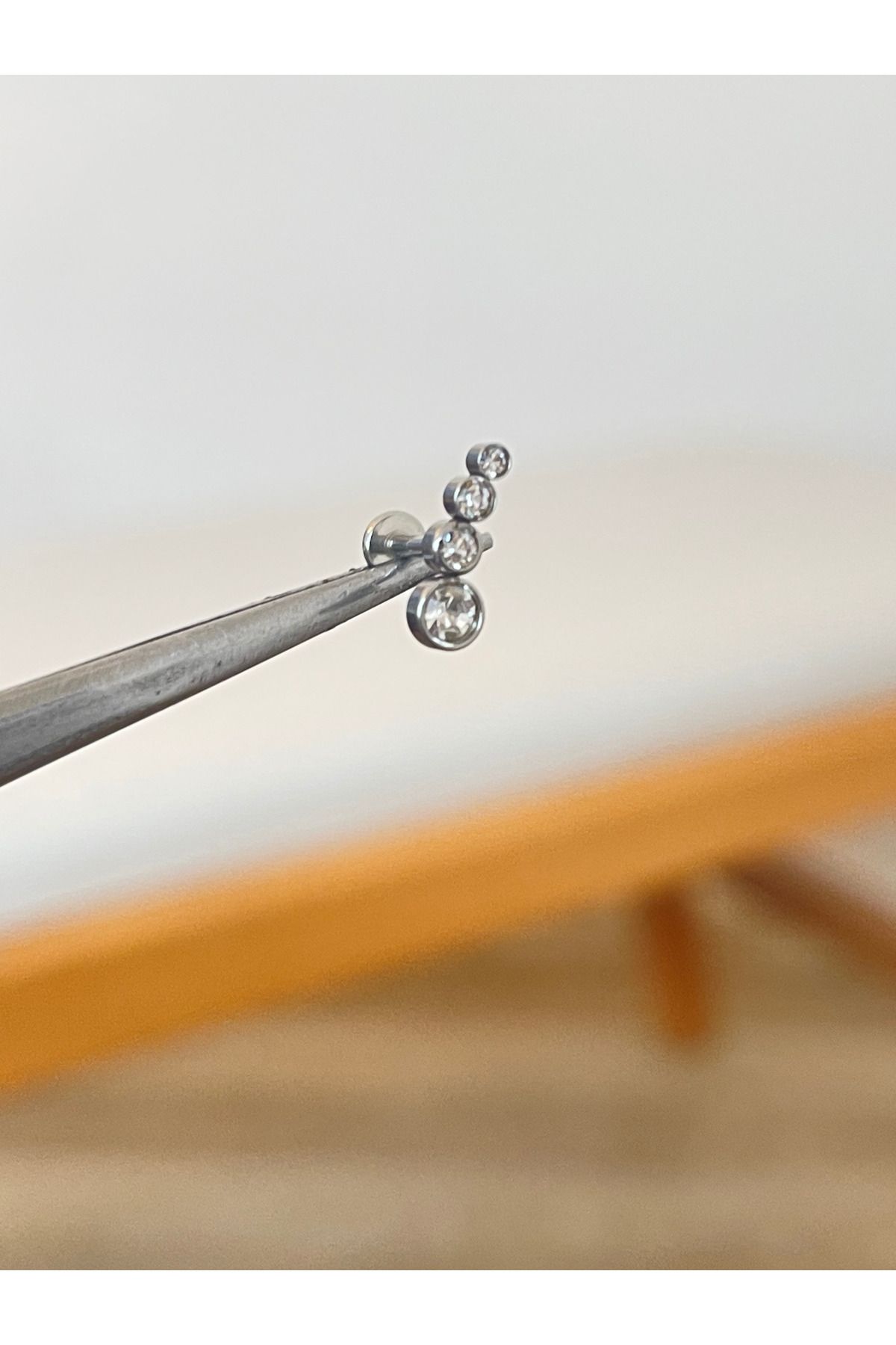 Rupen Kraft 316 L Cerrahi Çelik Asimetrik Zirkon Taşlı Kıkırdak Helix Dudak Tragus Piercingi
