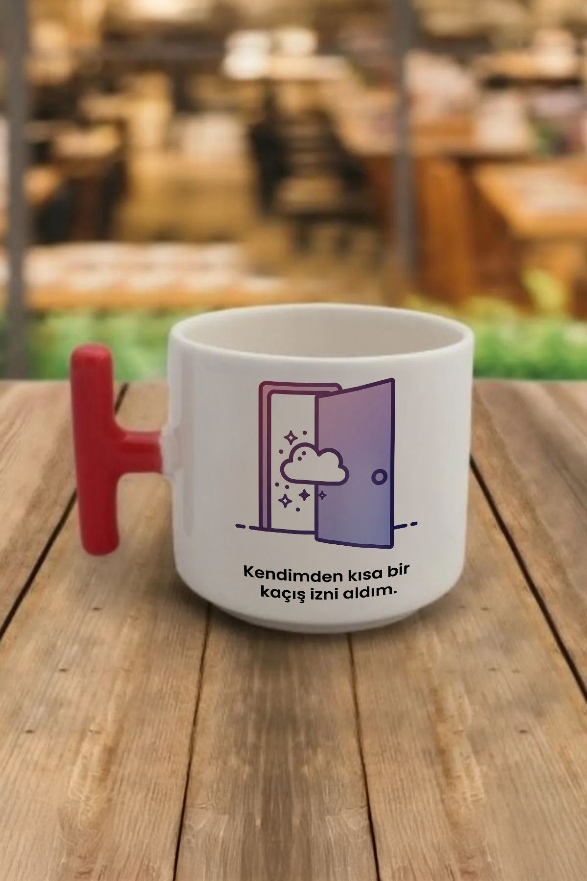DozNest "Kendimden kısa bir kaçış izni aldım" Yazılı Kırmızı Kulplu Kupa Bardak - DZB30