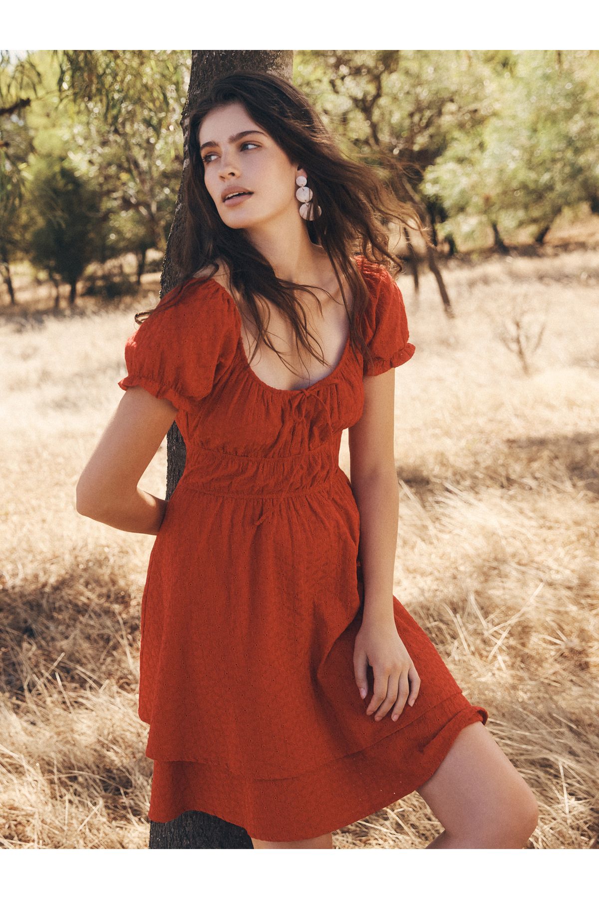 Apricot-Gestuftes Minikleid mit Ösenstickerei 5