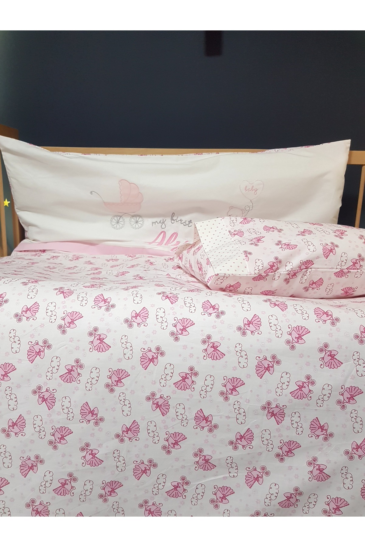 Baby Clime İsimli Nakışlı Bebek Uyku Seti – 5 Parça – %100 Pamuk – 100x150 cm Yorganlı fotoğrafı 2 (önizleme)