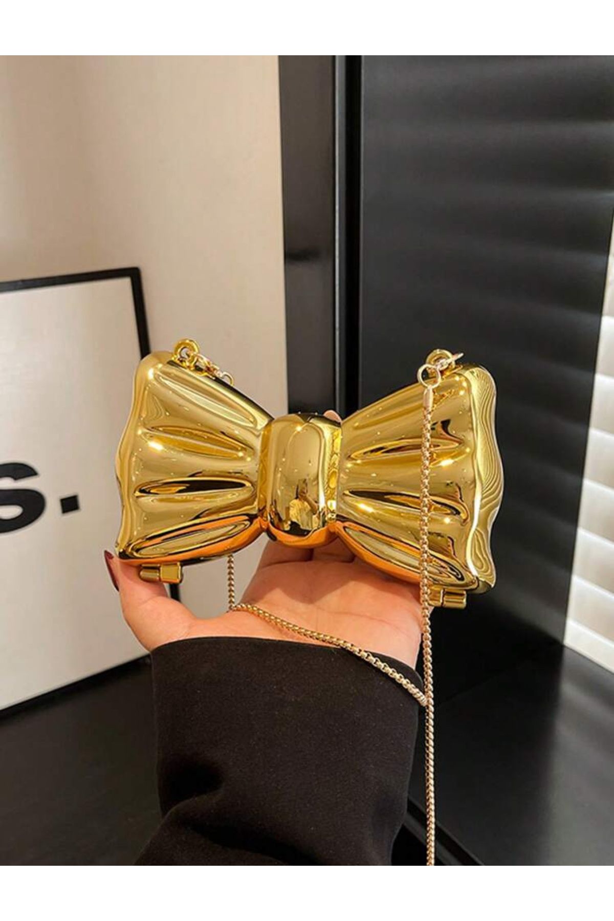 La Saade Y2k Coquette Gold Metalic Fiyonklu Kol ve El Pinterest Çanta