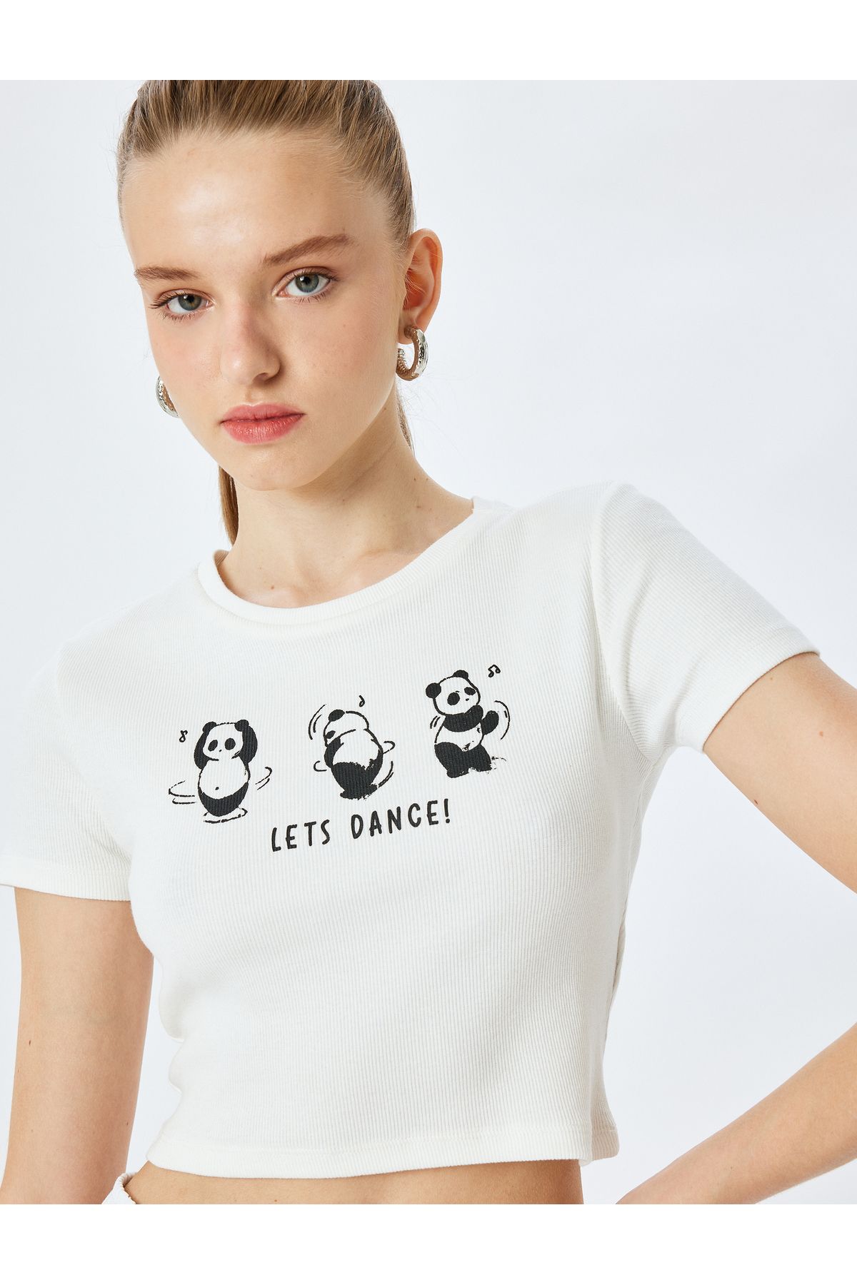 Koton Yeni Sezon Panda Baskılı Kısa Kollu Slim Fit Crop Tişört