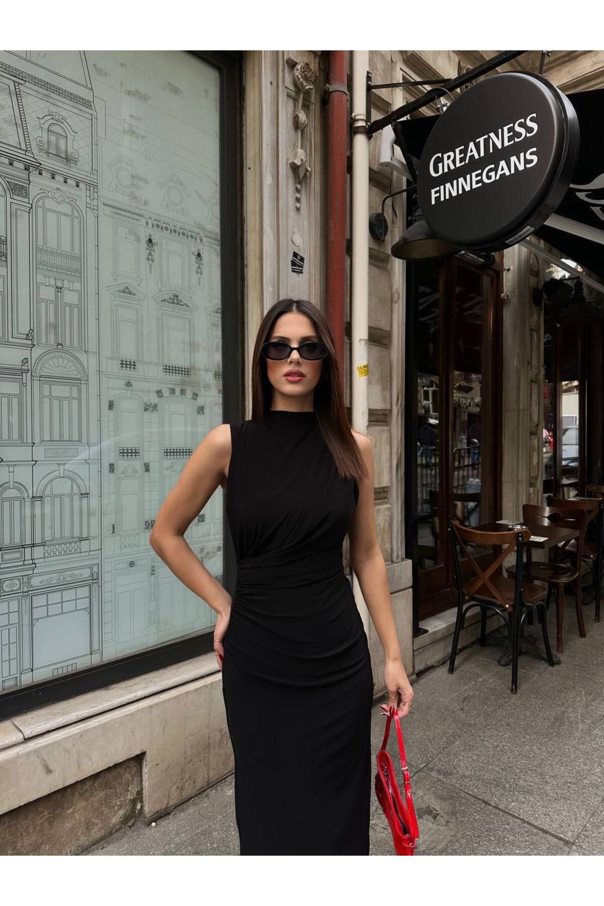 SHEYMA DRAPE YAKA İÇİ ASTARLI FERMUARLI BÜZGÜLÜ YIRTMAÇLI SANDY KUMAŞ ELBİSE