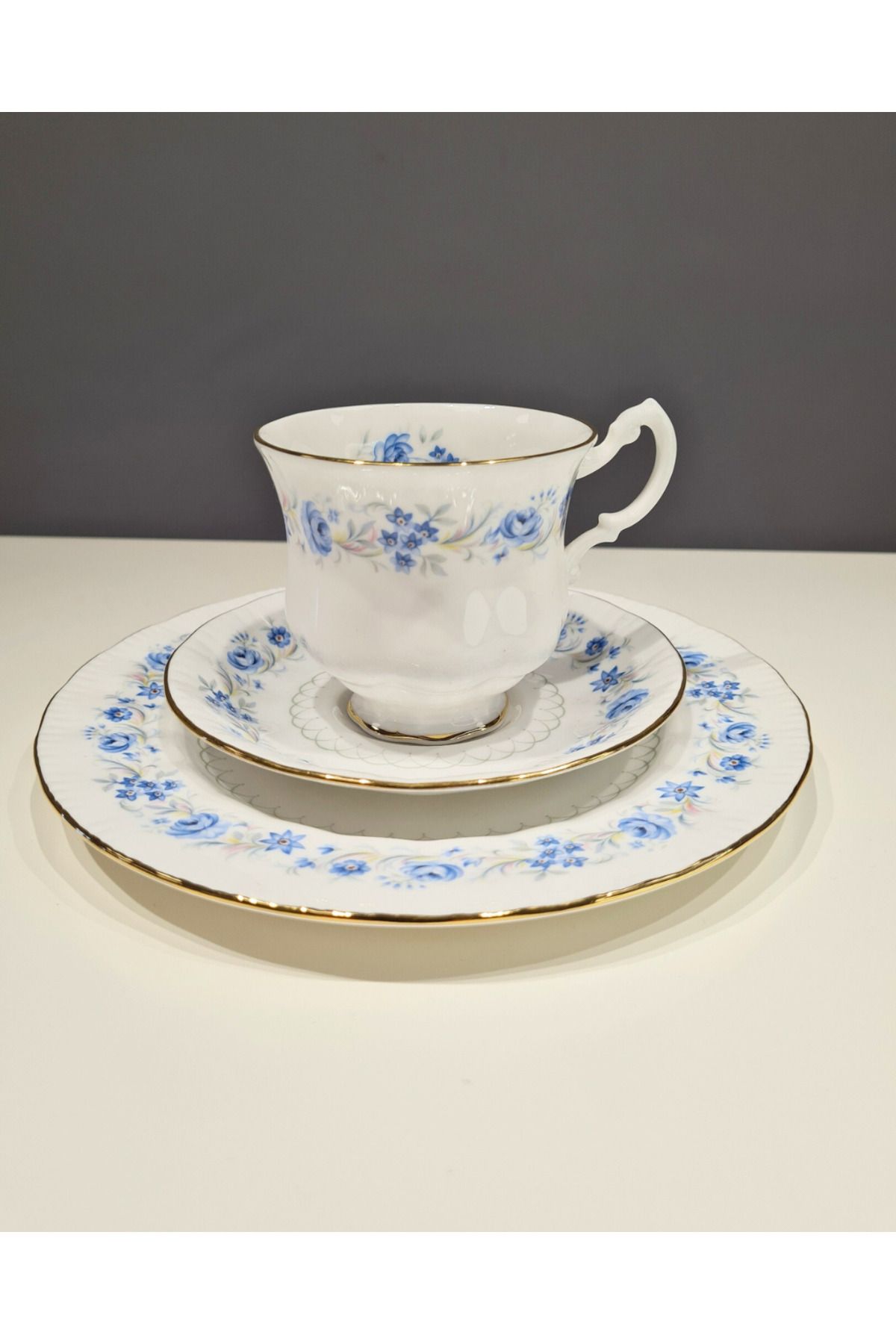 Royal Malvern Mavi Çiçek Desenli Zarif Kahvaltı/çay Seti (VİNTAGE, 3 PARÇA, FİNCAN, ALTLIK, TABAK)