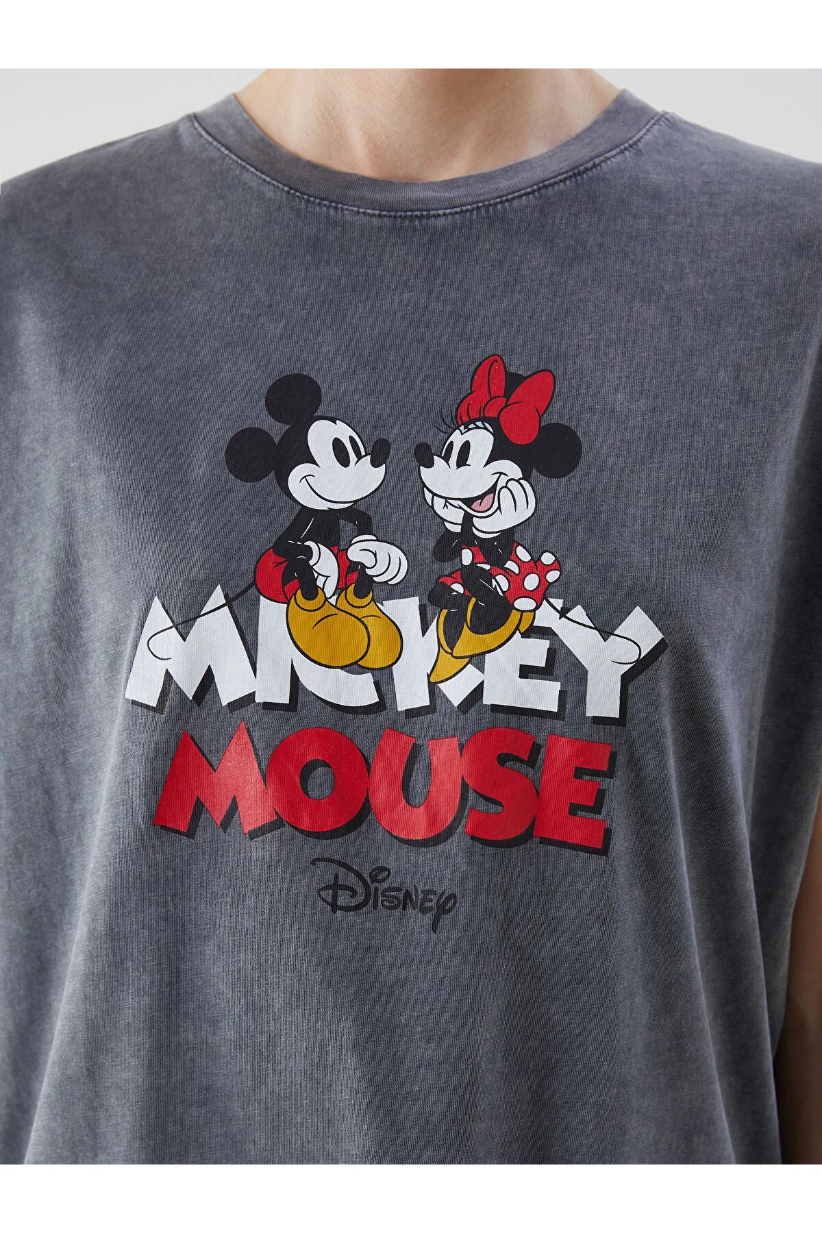 LC Waikiki Bisiklet Yaka Mickey ve Minnie Mouse Baskılı Kadın Tişört