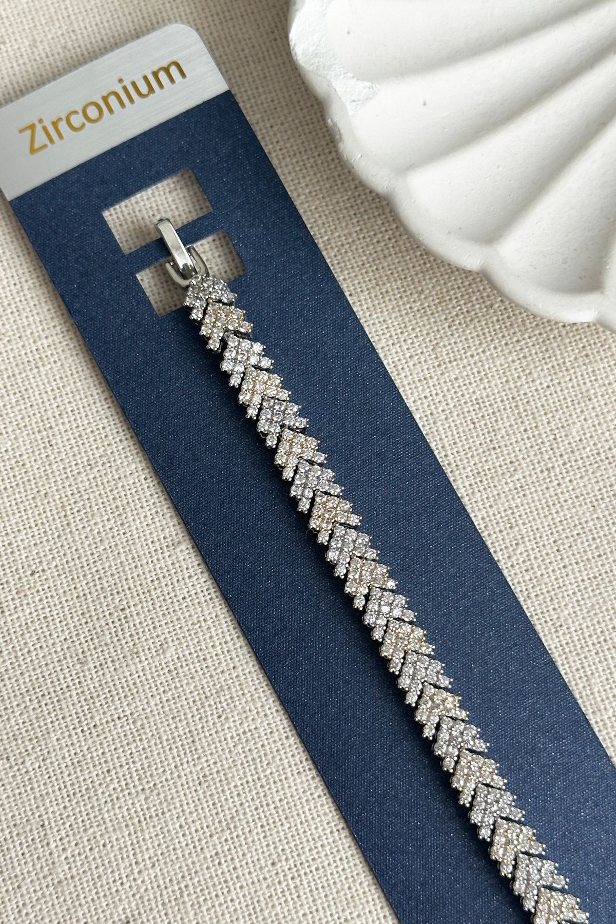 Modacaprea Zircon 17+2 cm V Taşlı Kadın Bileklik Kadın Karamaz Bileklik V Bileklik