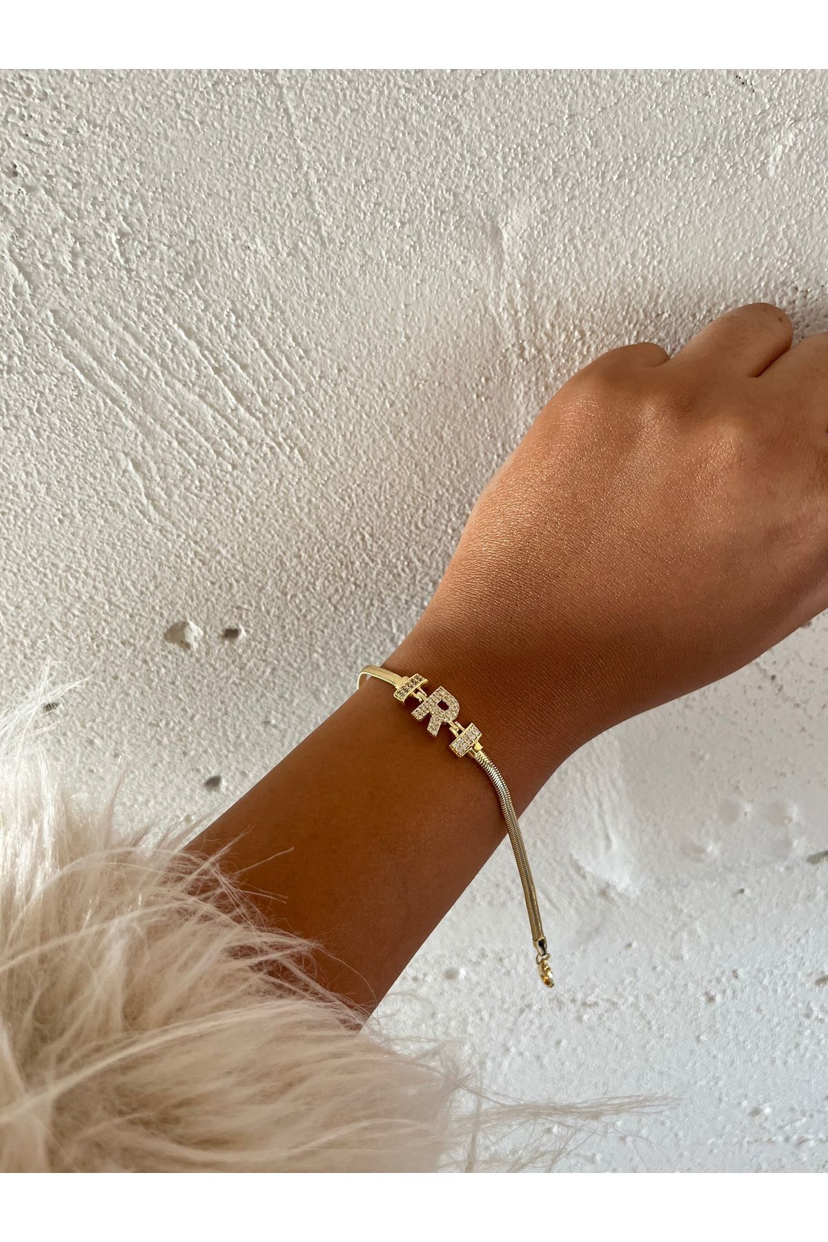 FASHİON JEWELRY Harfli Bileklik İtalyan Zincir Zirkon Taş R Harfi 14 K Altın Kaplama