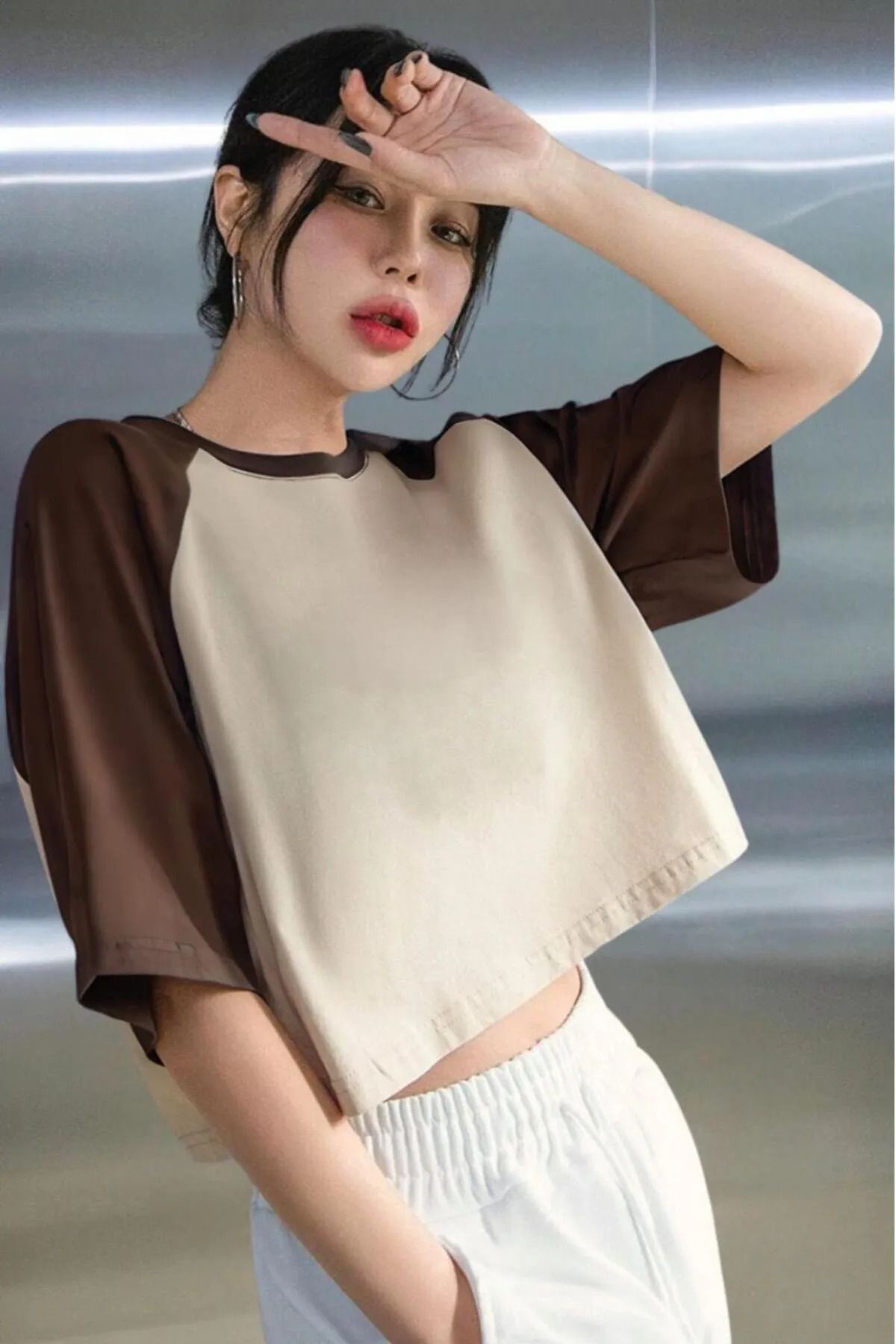 DESCARTES Kadın Oversize Kahverengi Reglan Kol Detaylı Bej Crop