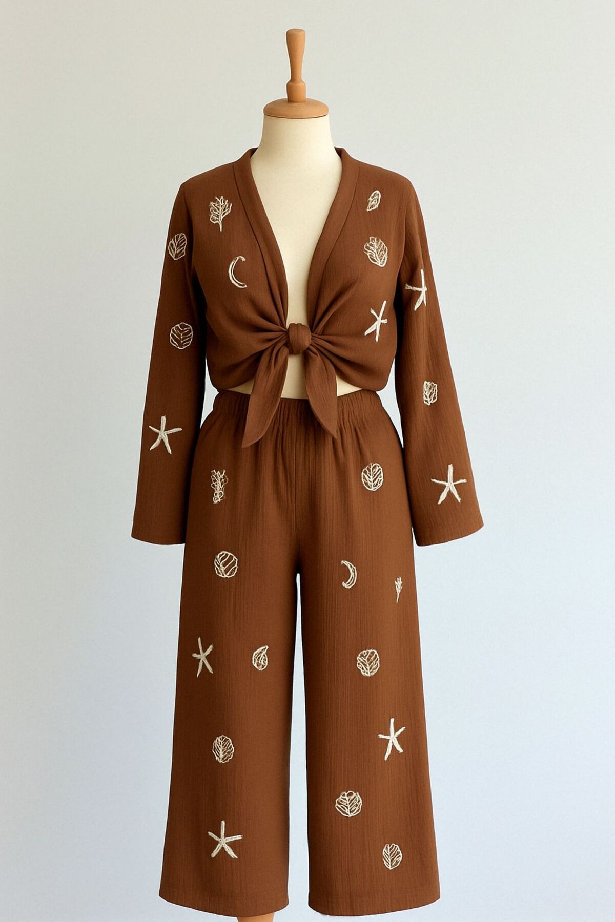 Butik nakış detaylı takım