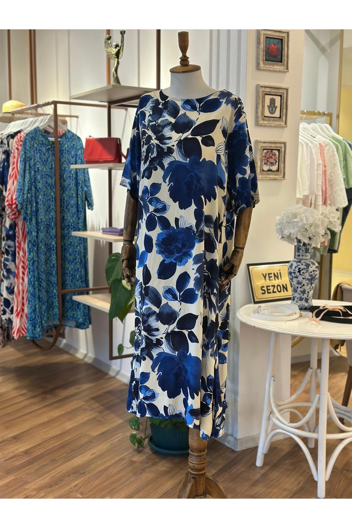 Unique Boutique Lacivert Desenli Pamuklu Viskon Kumaş Büyük Beden Elbise