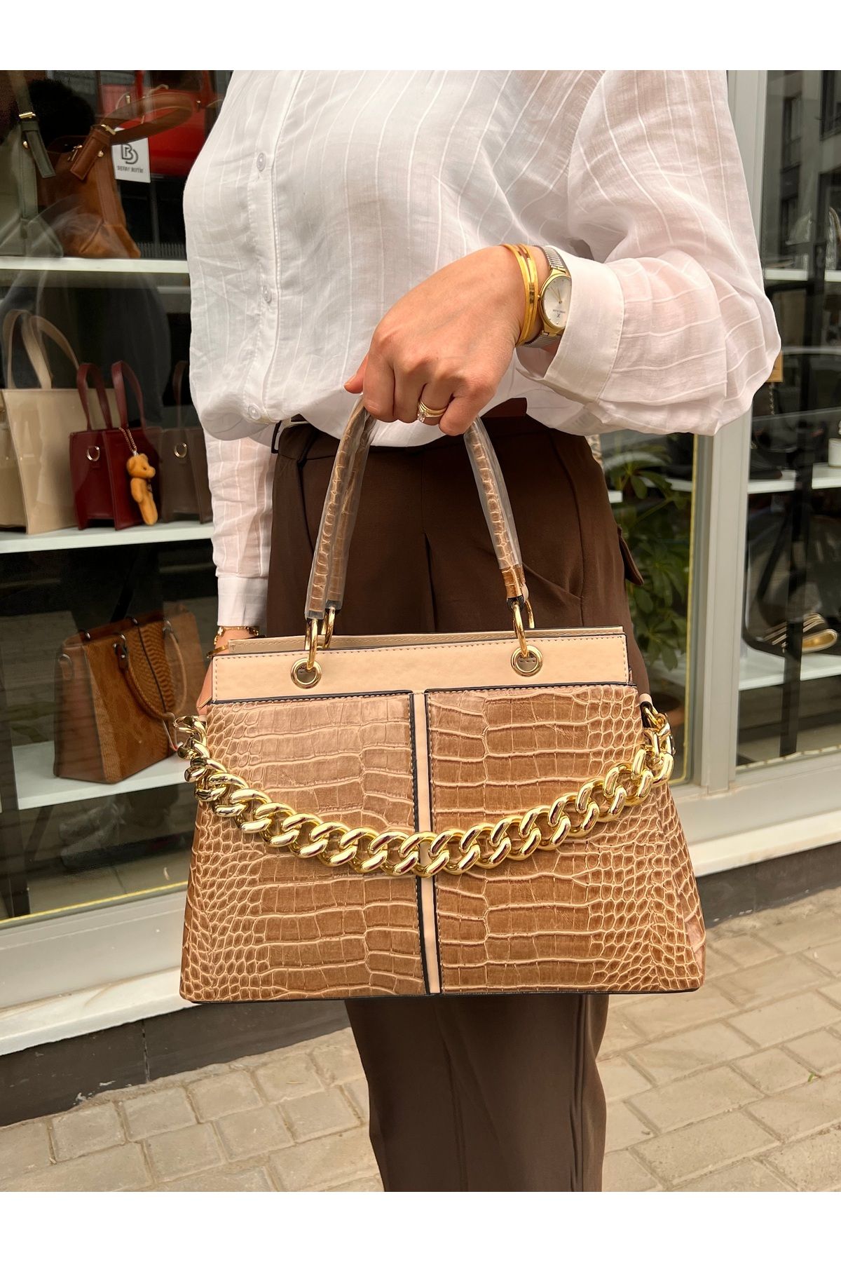 Butik Kadın Zincir Detaylı Çanta
