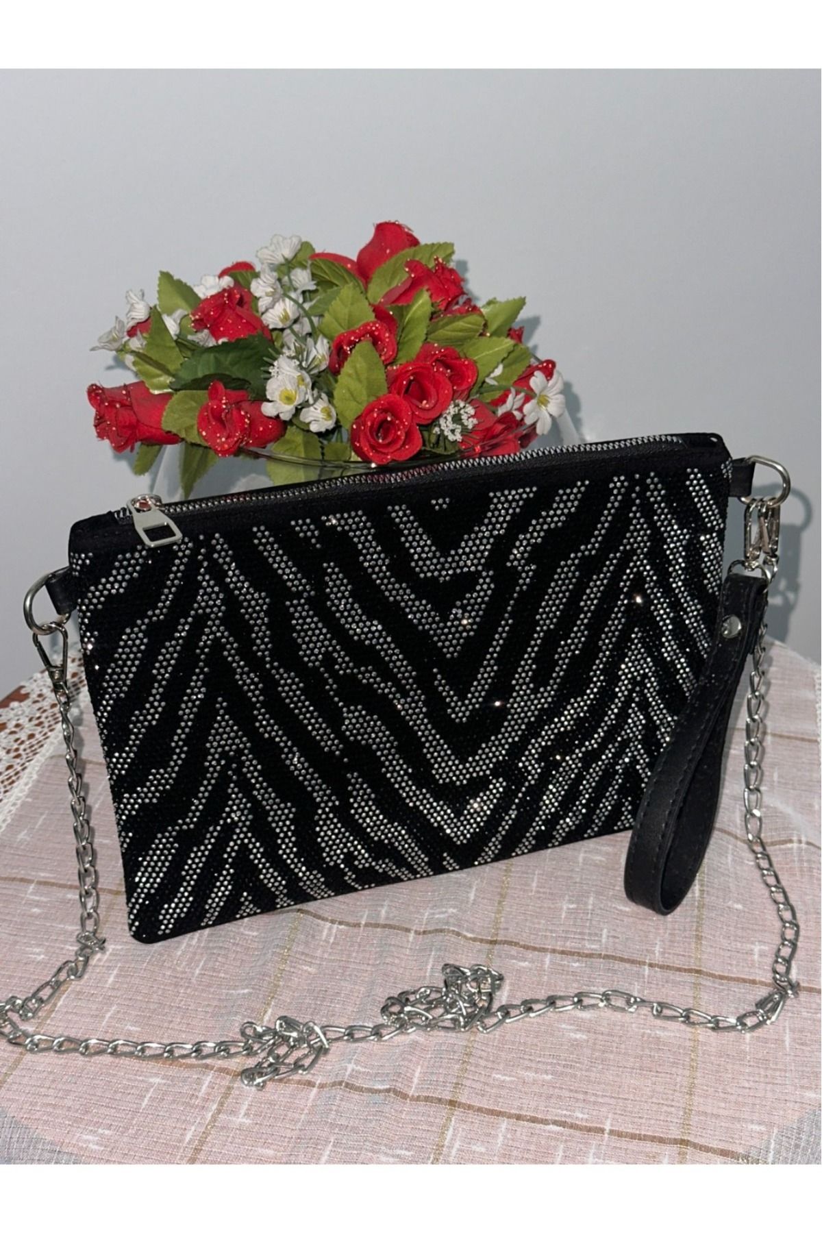 Elanore Zincir ve Taş Detaylı Kadın Clutch Çanta