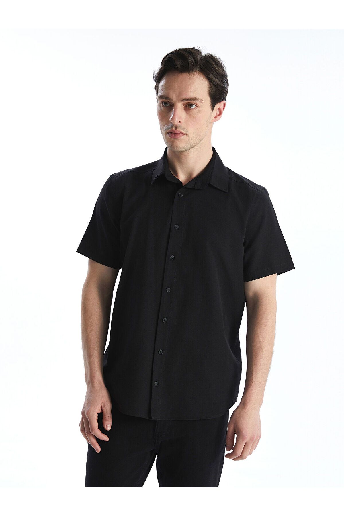LC Waikiki Regular Fit Kısa Kollu Poplin Erkek Gömlek