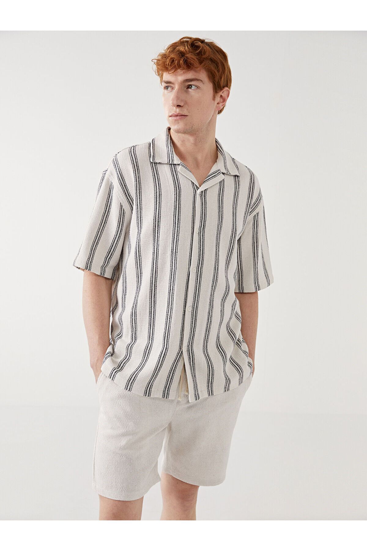 LC Waikiki Regular Fit Kısa Kollu Çizgili Erkek Gömlek