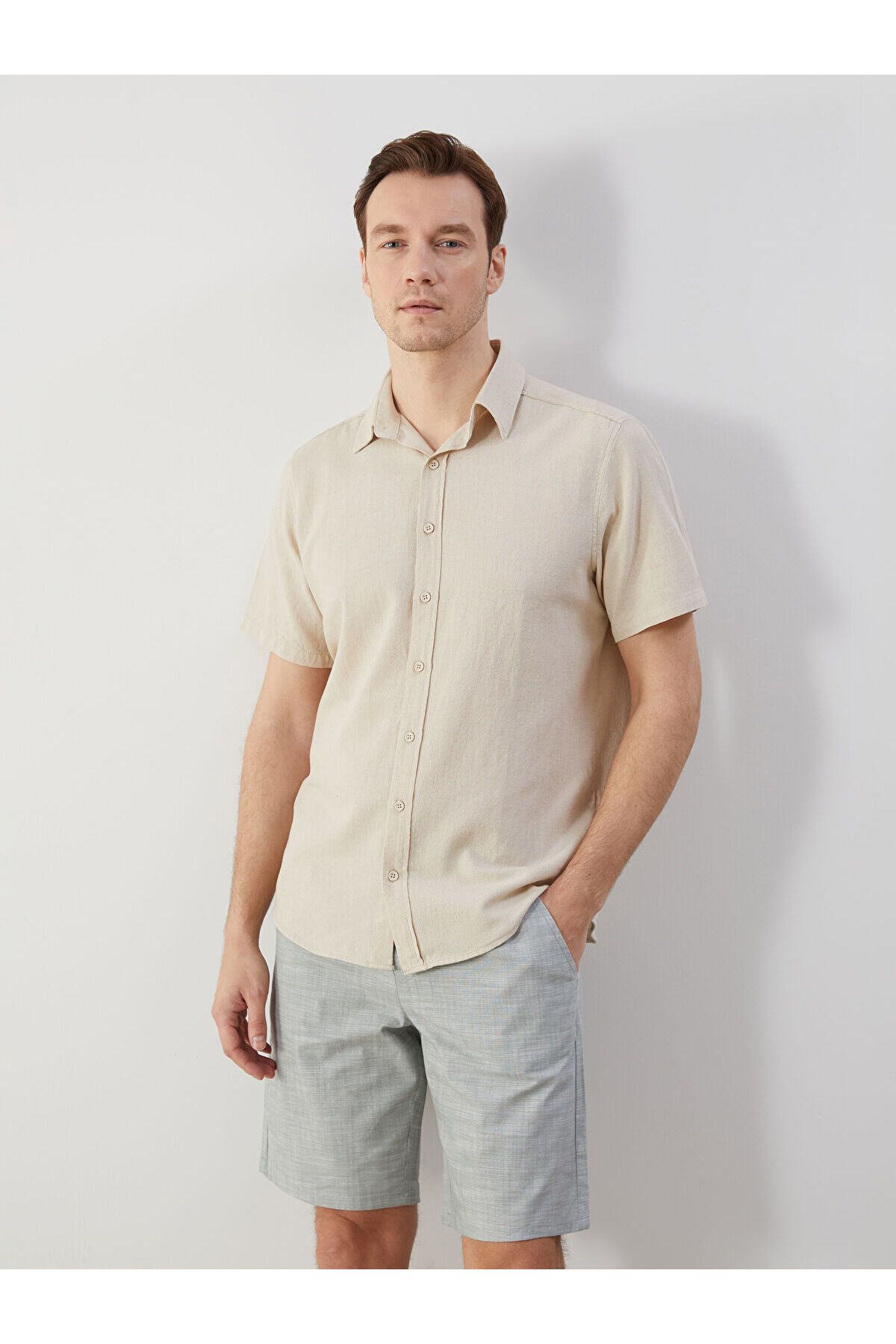 LC Waikiki Regular Fit Kısa Kollu Keten Karışımlı Erkek Gömlek