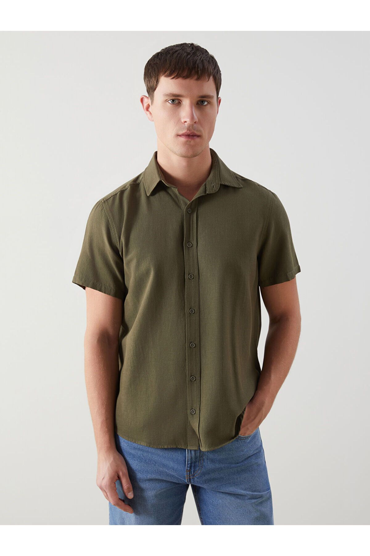 LC Waikiki Regular Fit Kısa Kollu Erkek Gömlek