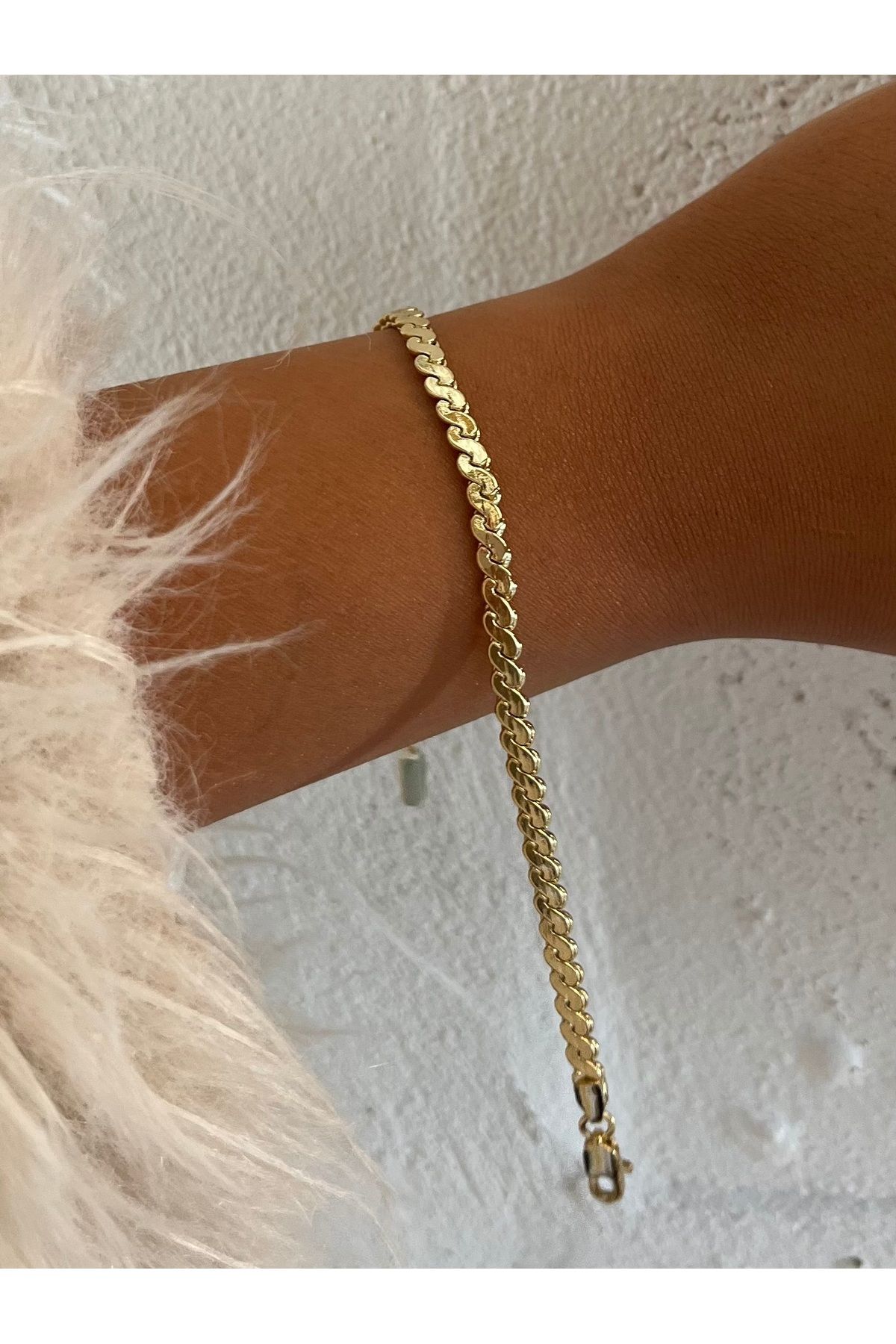 FASHİON JEWELRY Mini Boy S Model Parlak Altın Kaplama Kadın Bileklik