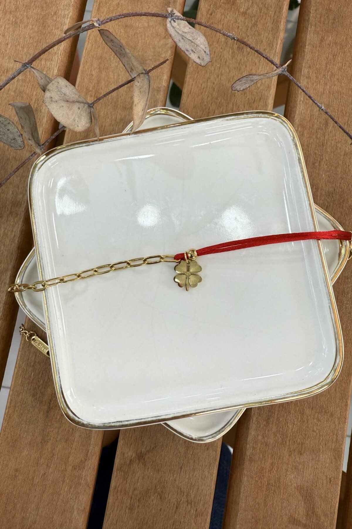 My Joyas Design Çelik Kırmızı İp Yonca Detaylı Bileklik 17+5cm