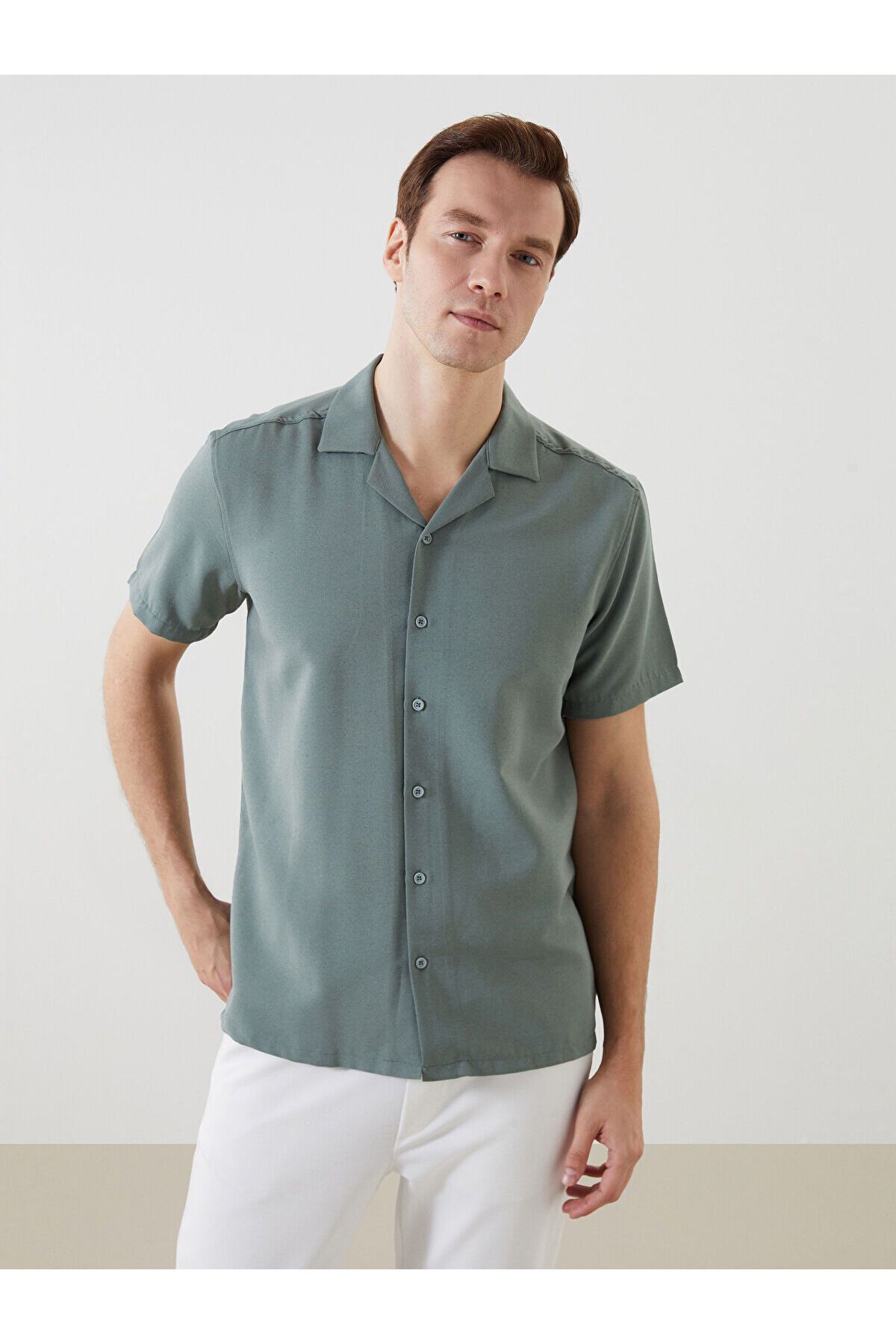 LC Waikiki Regular Fit Kısa Kollu Erkek Gömlek