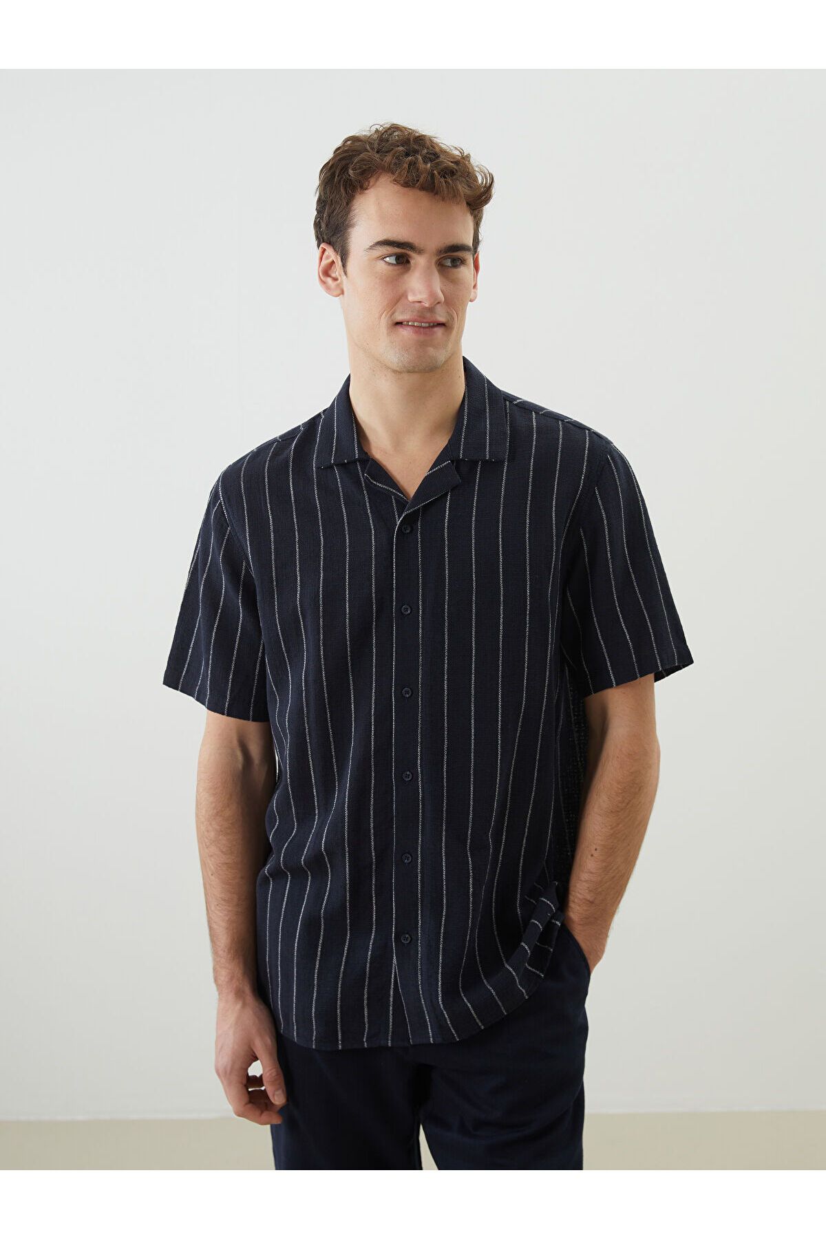 LC Waikiki Regular Fit Kısa Kollu Çizgili Erkek Gömlek
