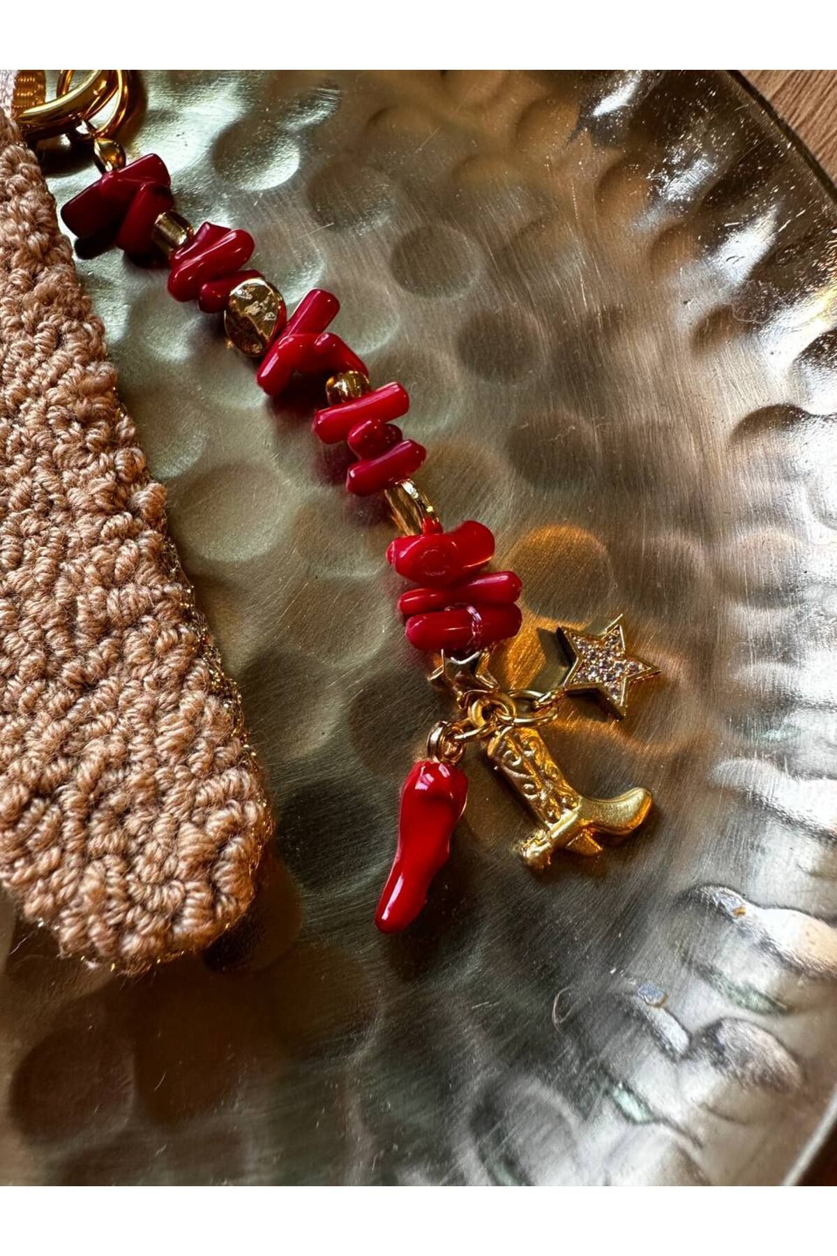 TabaksNMore Kişiselleştirilebilir Punch Harf Çanta Süsü /Anahtarlık Mercan Taş Kovboy ve Biber Charm Detaylı
