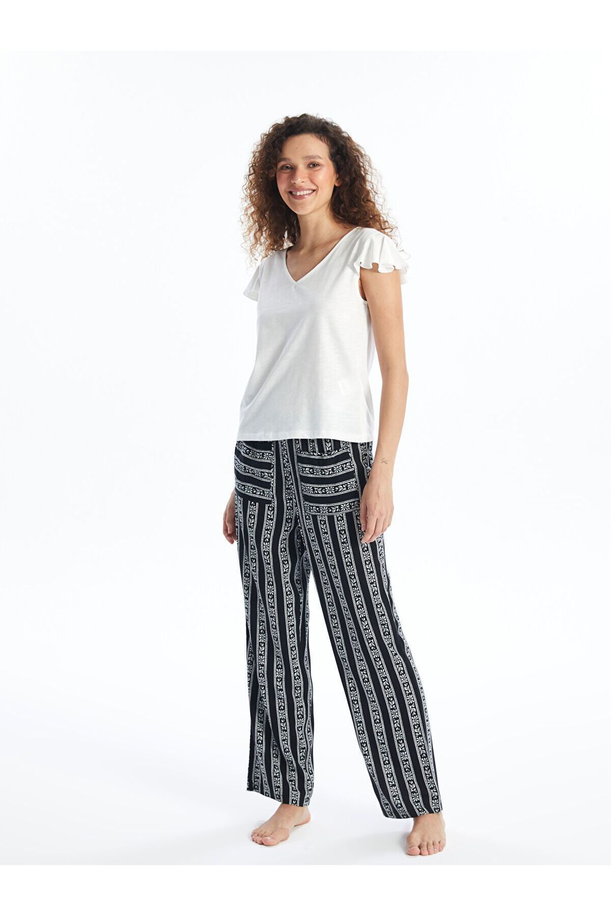 LC Waikiki V Yaka Desenli Kısa Kollu Kadın Pijama Takımı