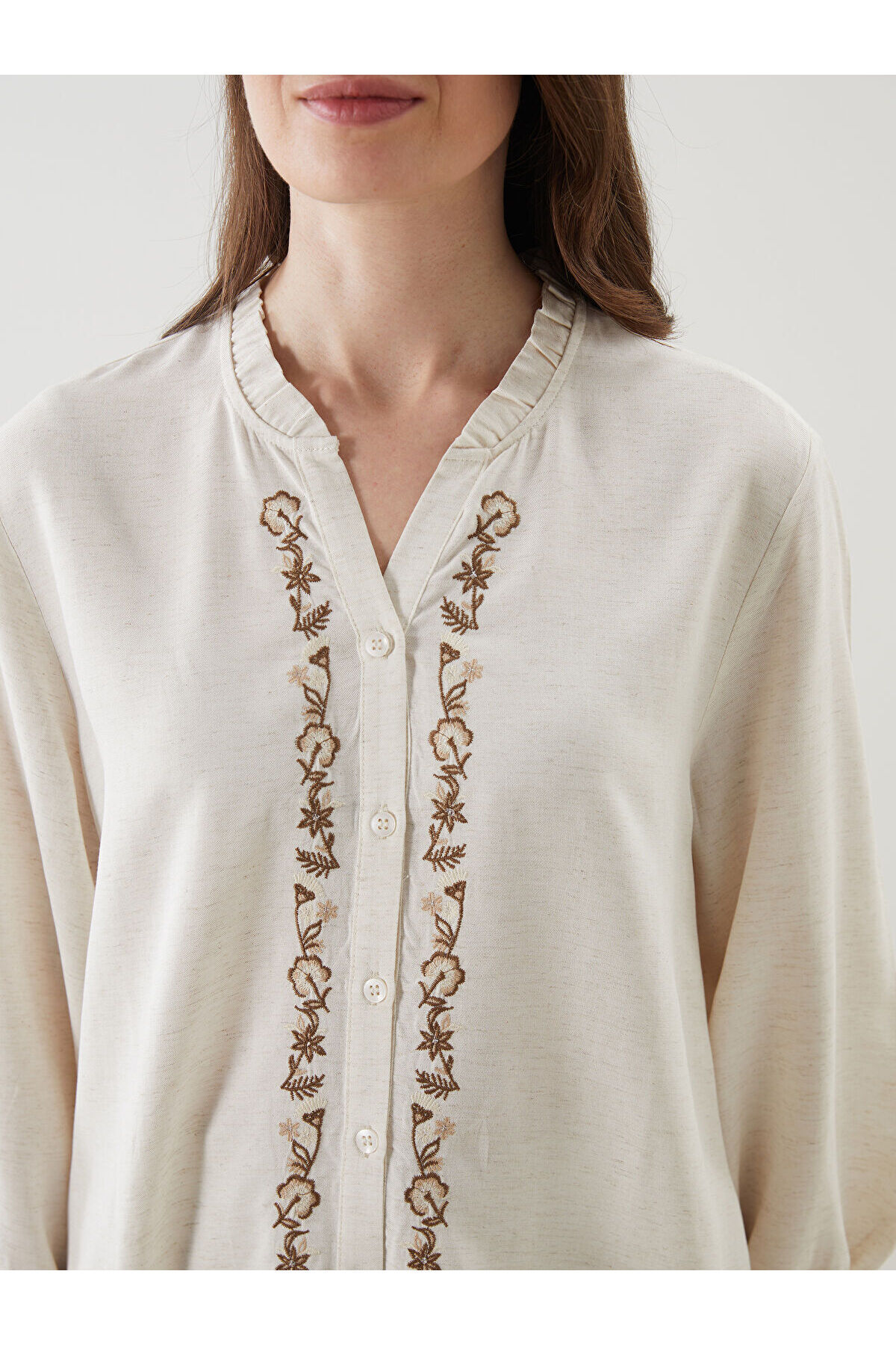 LC Waikiki-Embroidered Linen Blended Blouse with Cropped Collar 4