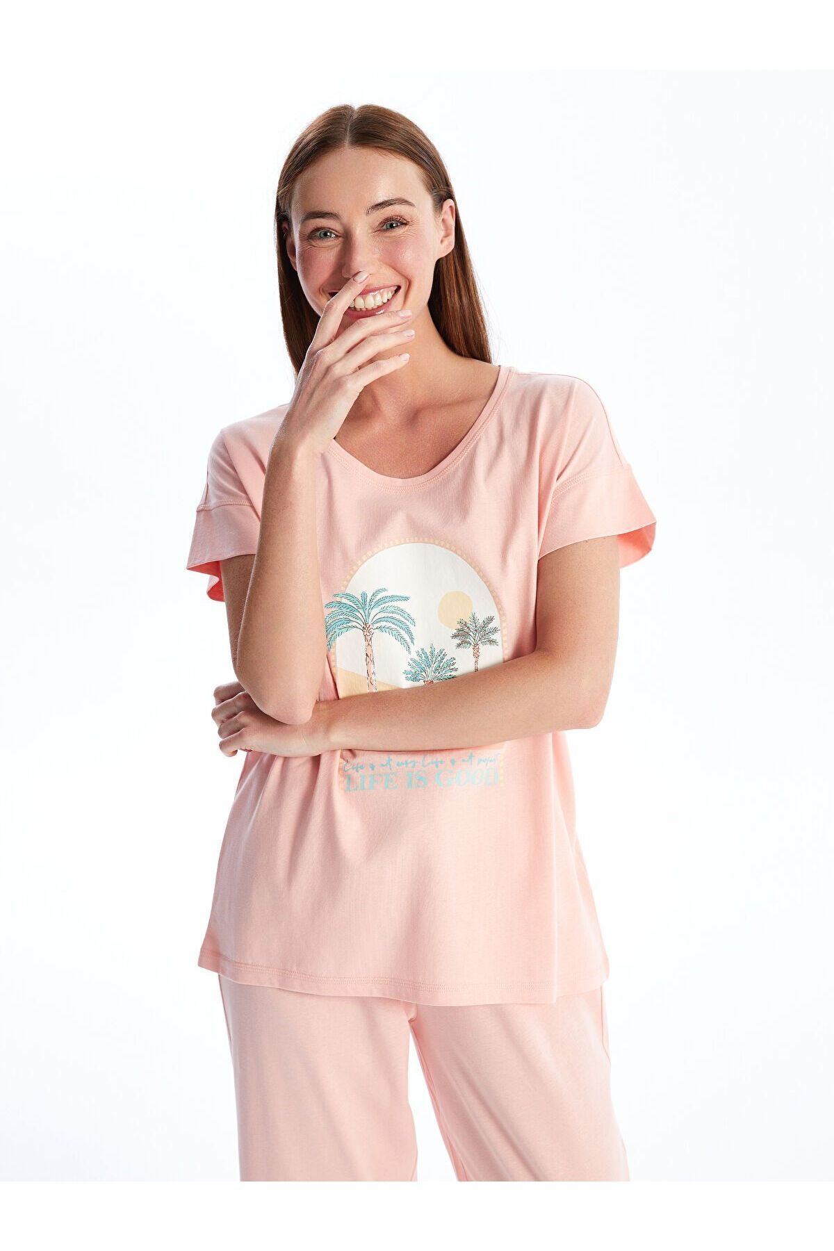 LC Waikiki Bisiklet Yaka Baskılı Kısa Kollu Kadın Kaprili Pijama Takımı