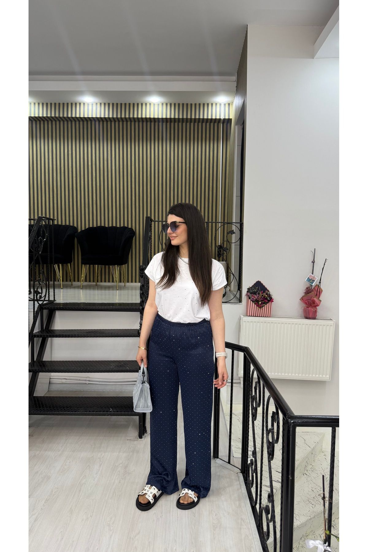 Butik Lacivert taşlı saten beli lastikli pantolon
