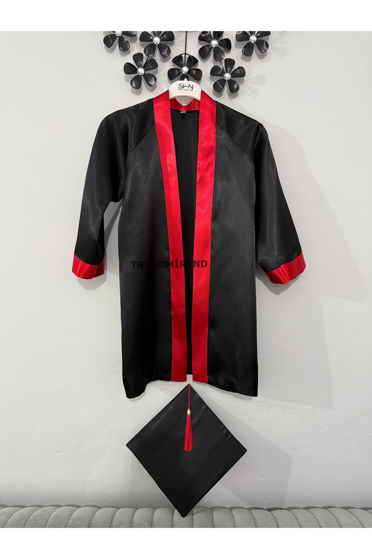 11-13 years old MIDDLE SCHOOL YAL GROUP Cap Robe Black Red graduation outfit Double set