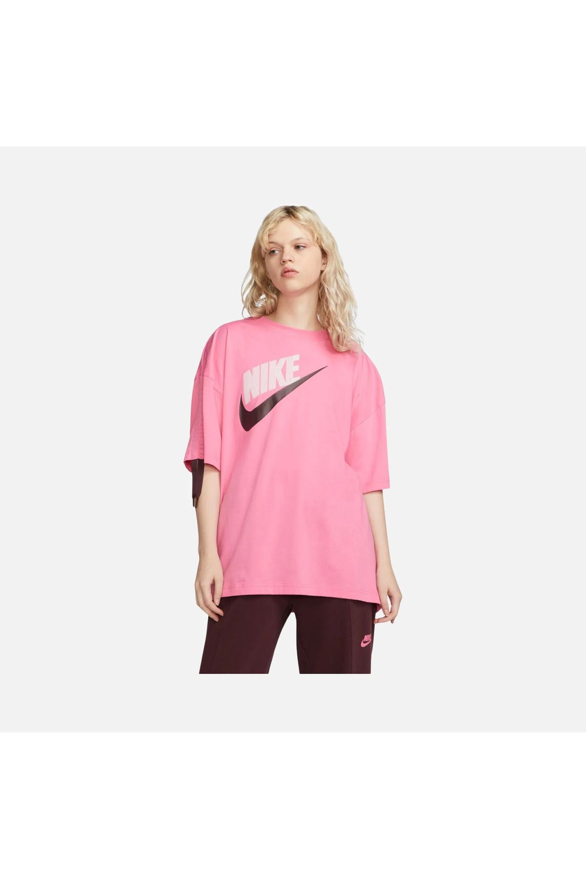 Nike Sportswear Dance Short-Sleeve Kadın Tişört