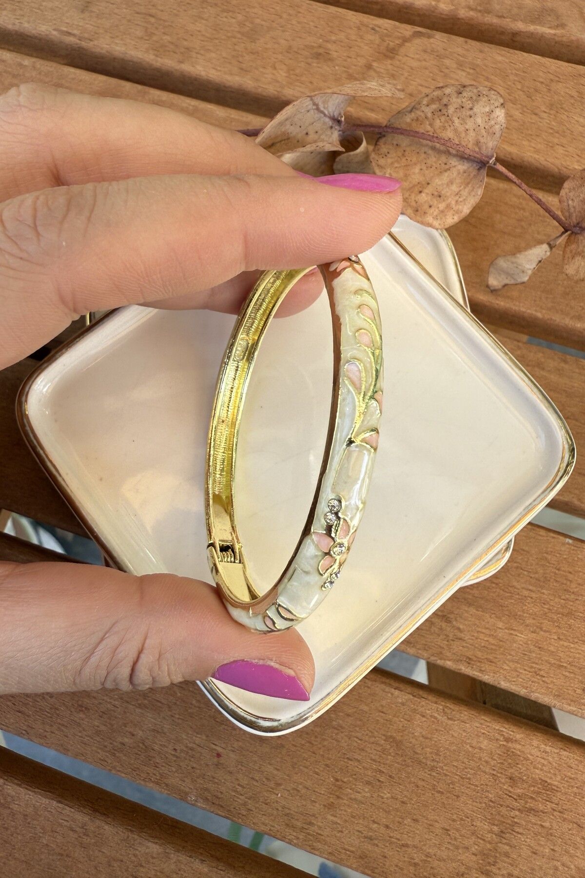 AURA ATELIER 14K Altın Kaplama İnce Mineli Krem Bilezik 5.7cm