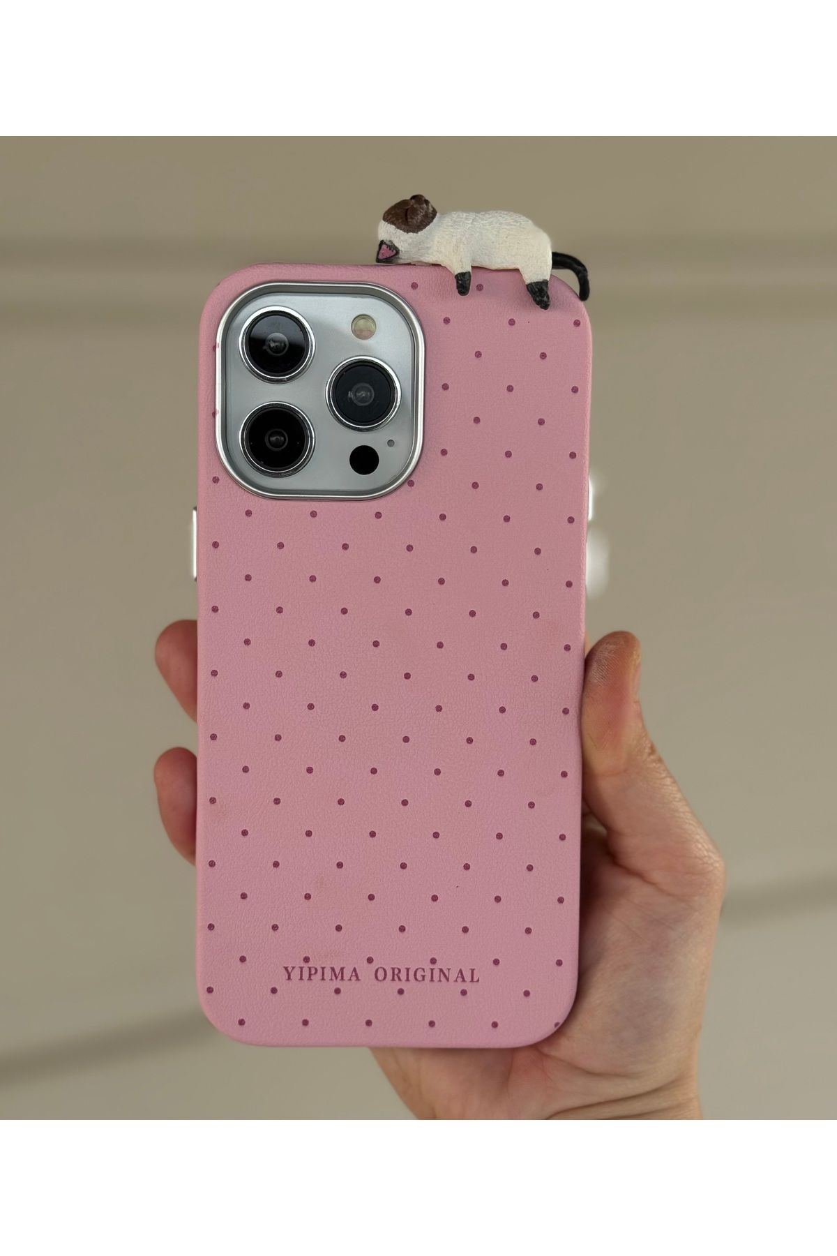 FİŞNEİLETİŞİM İPHONE 16 PRO UYUMLU 3D KEDİ DETAYLI DERİ GÖRÜNÜMLÜ PUDRA KILIF (İÇİ KADİFE)