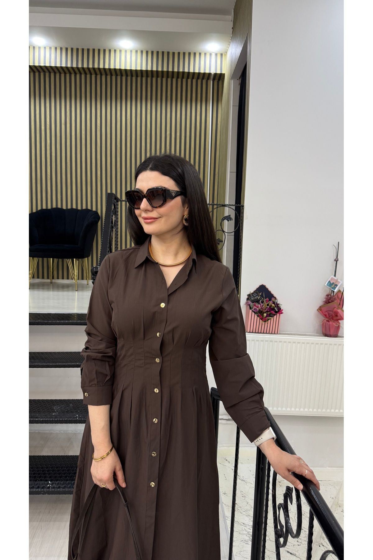 Butik Kahverengi gold düğmeli belden büzgülü korse görünümlü keten uzun elbise