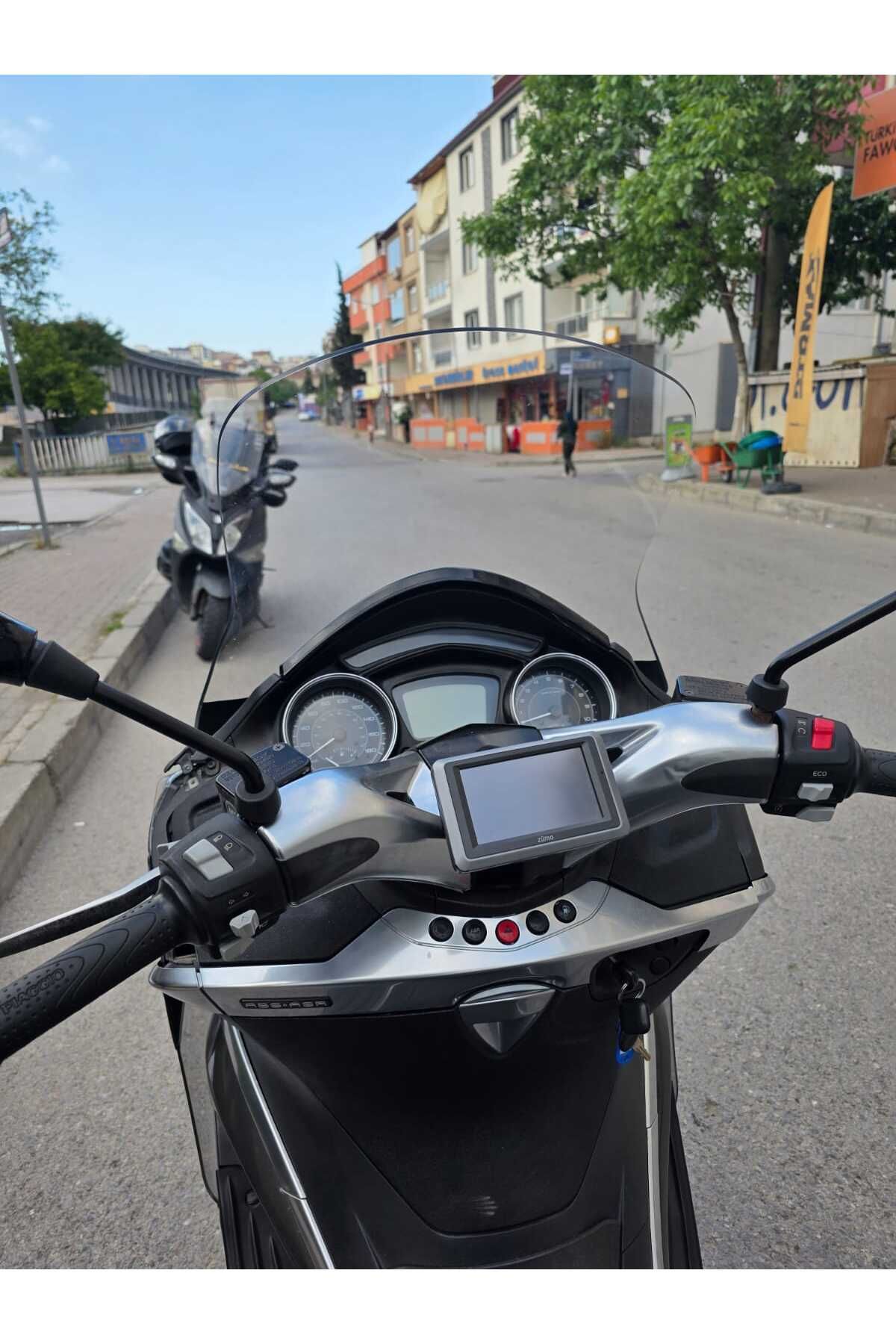 Piaggio X10 Siperlik Ön Cam 2011-2017 Model 73cm Şeffaf Renkli 4mm