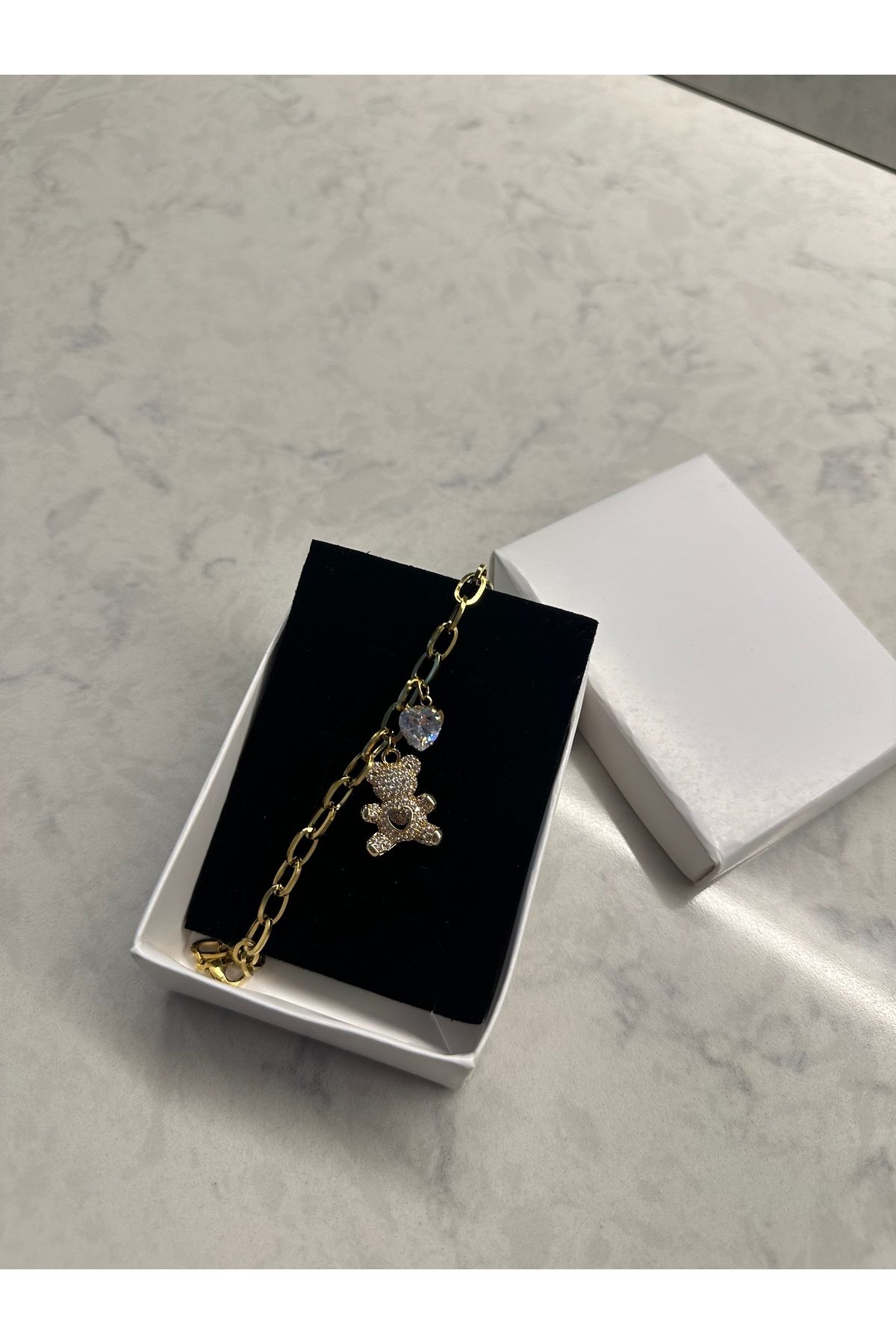 Shop west Ayıcıklı Kalp Detaylı Gold Bileklik