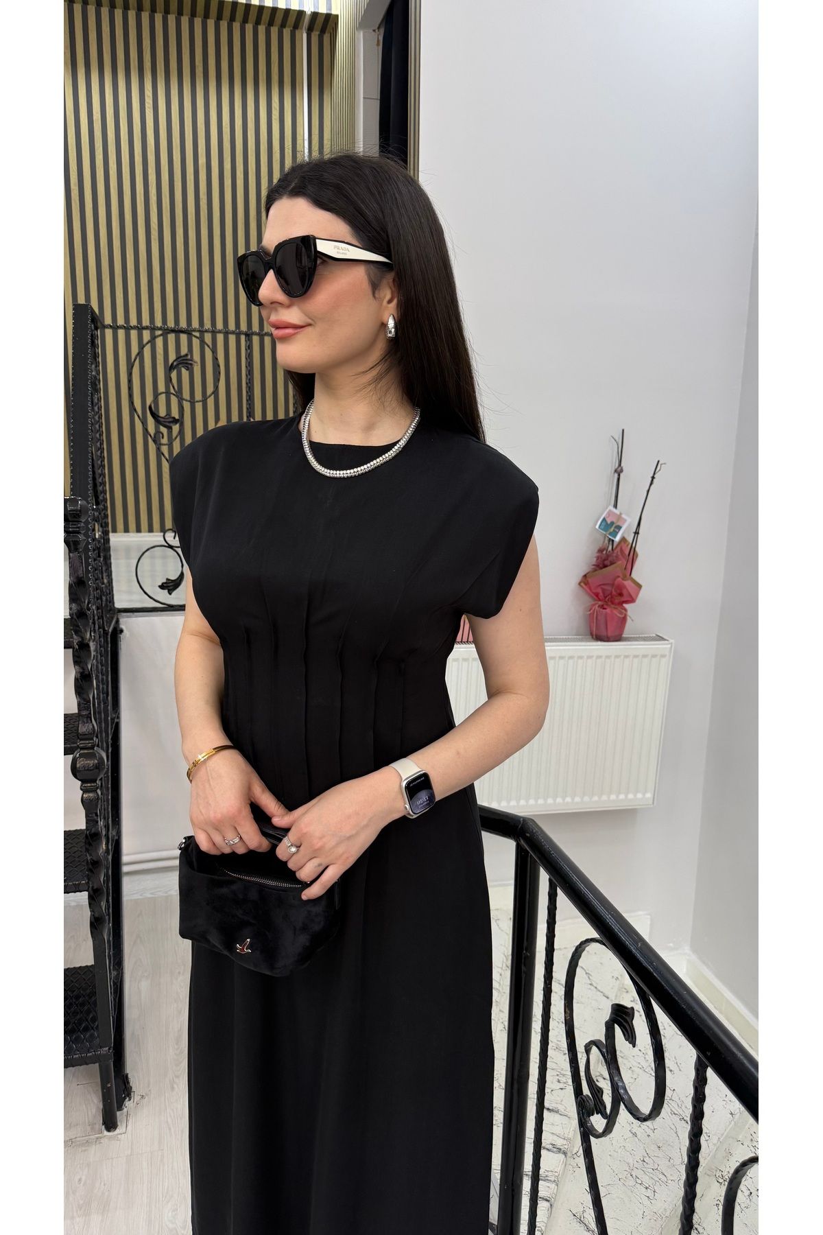 Butik Siyah omuzları vatkalı belden sıktırmalı korse görünümlü uzun elbise