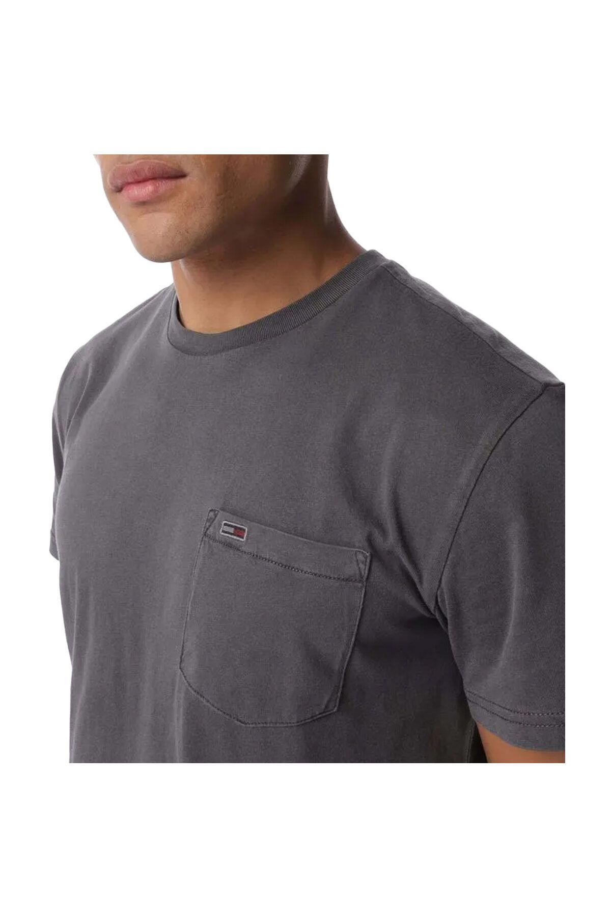 Tommy Jeans-Condition for Men- Rectangular Sleeves- Simple Design- Stand Collar- Borduar Logos- Button Unforgettable 2