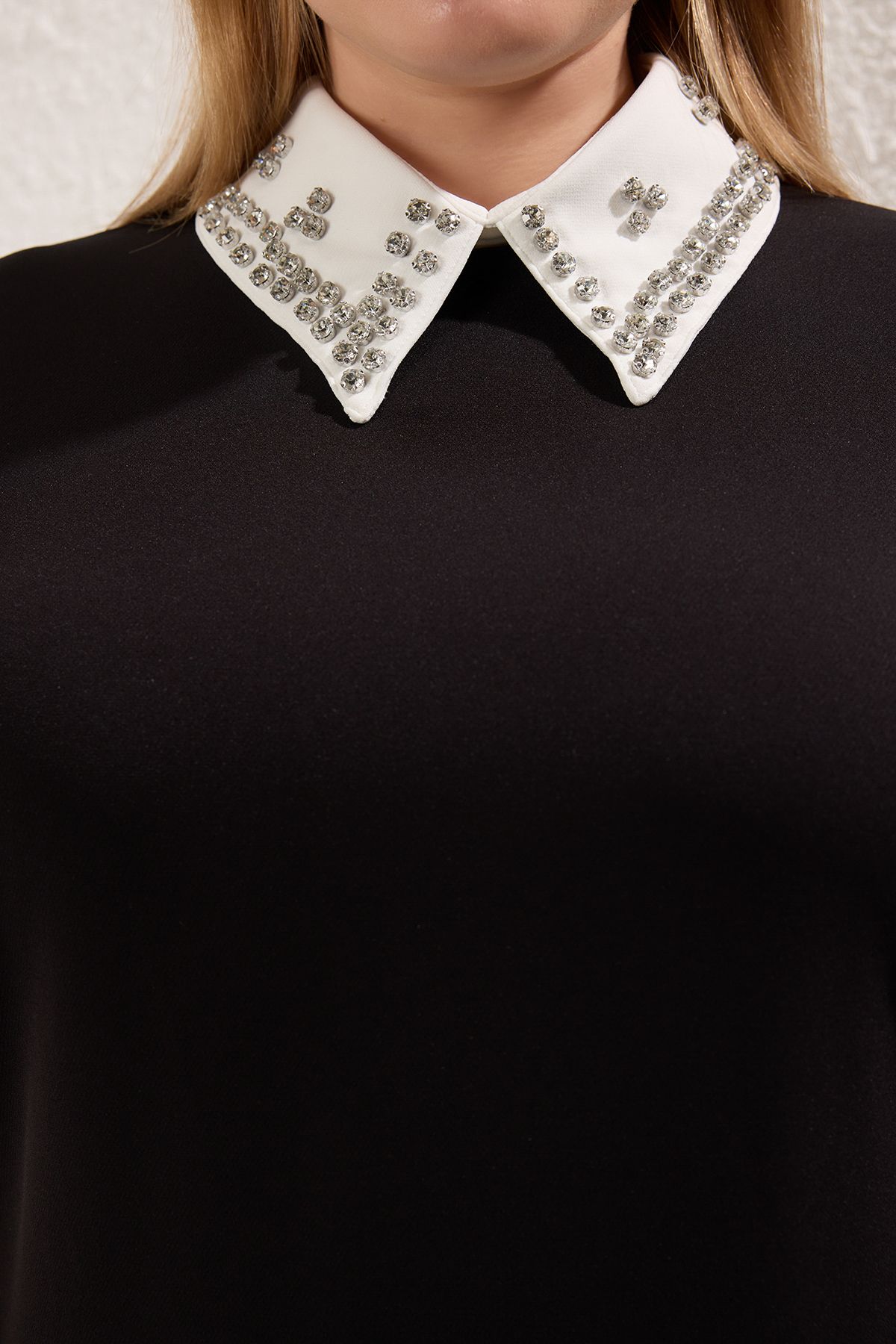 Trendyol Curve-Μαύρο Finike Woven Φόρεμα Plus Size 3