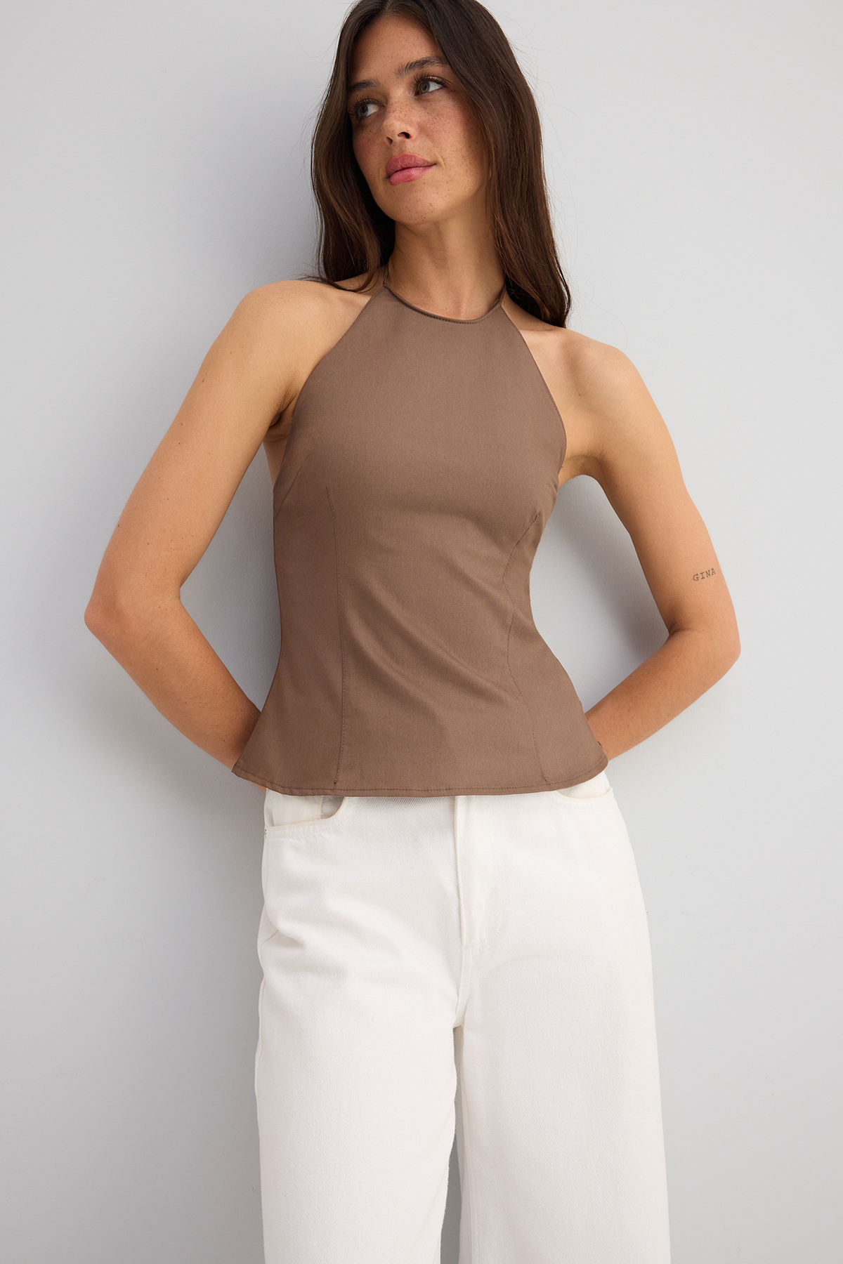 Trendyolmilla  Açık Kahverengi Pamuklu İnce Gabardin Halter Yaka Dokuma Bluz TWOSS25BZ00536