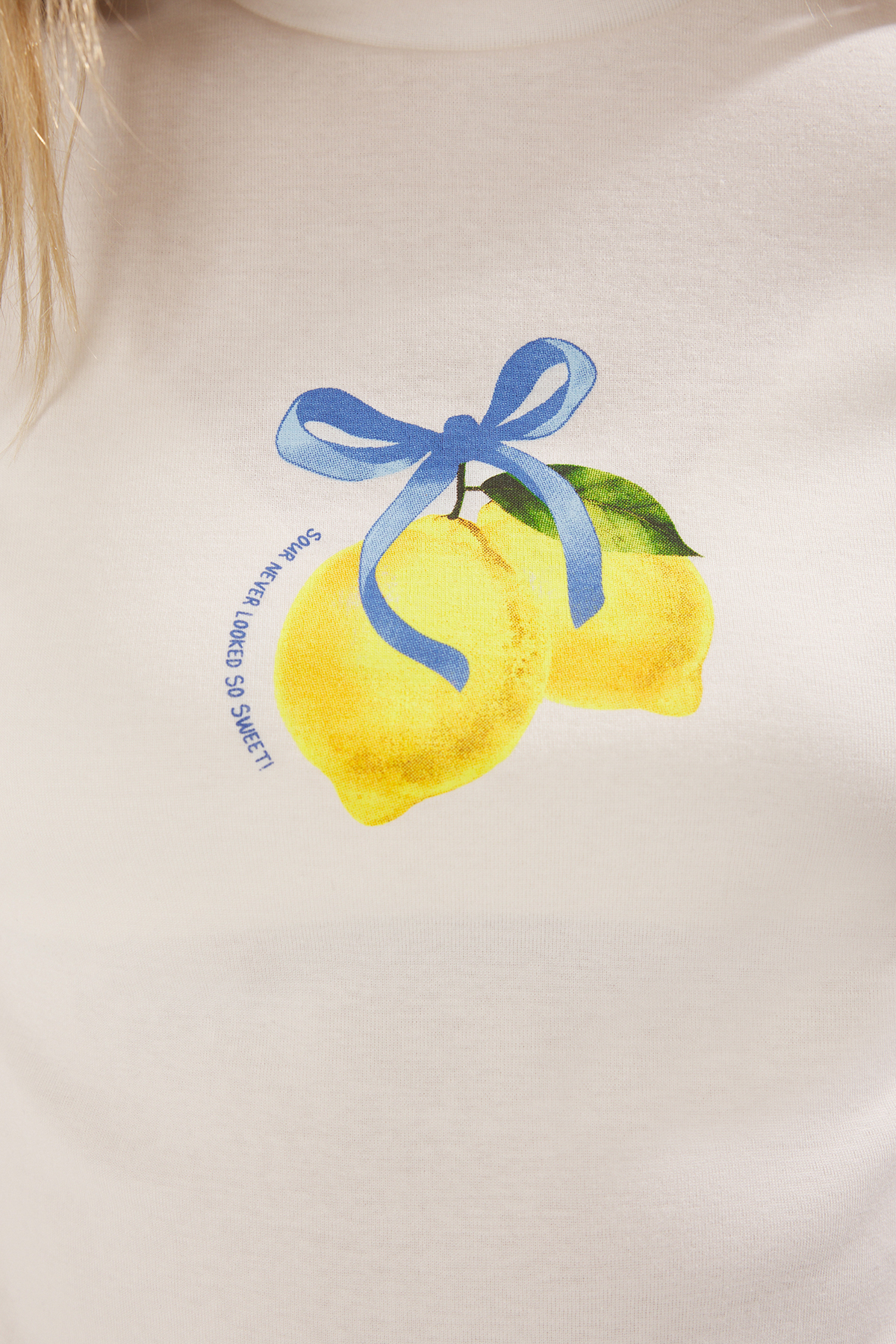 Trendyolmilla  Ekru Limon Baskılı Fitted/Vücuda Oturan Örme T-shirt TWOSS25TS00108 - Görsel 3