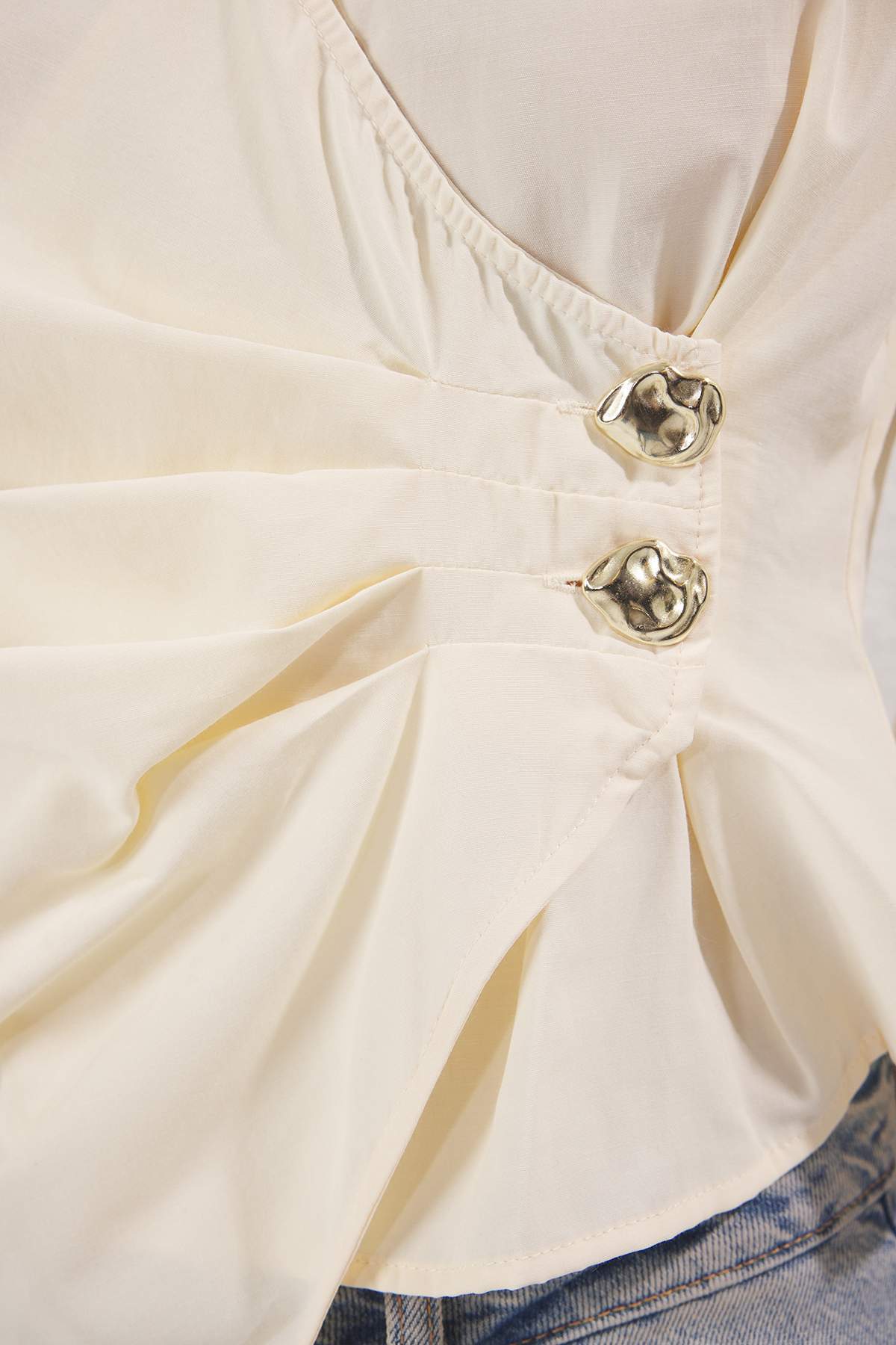 Trendyolmilla  Açık Bej Kruvaze Çizgili Dokuma Bluz TWOSS25BZ00170 - Görsel 3