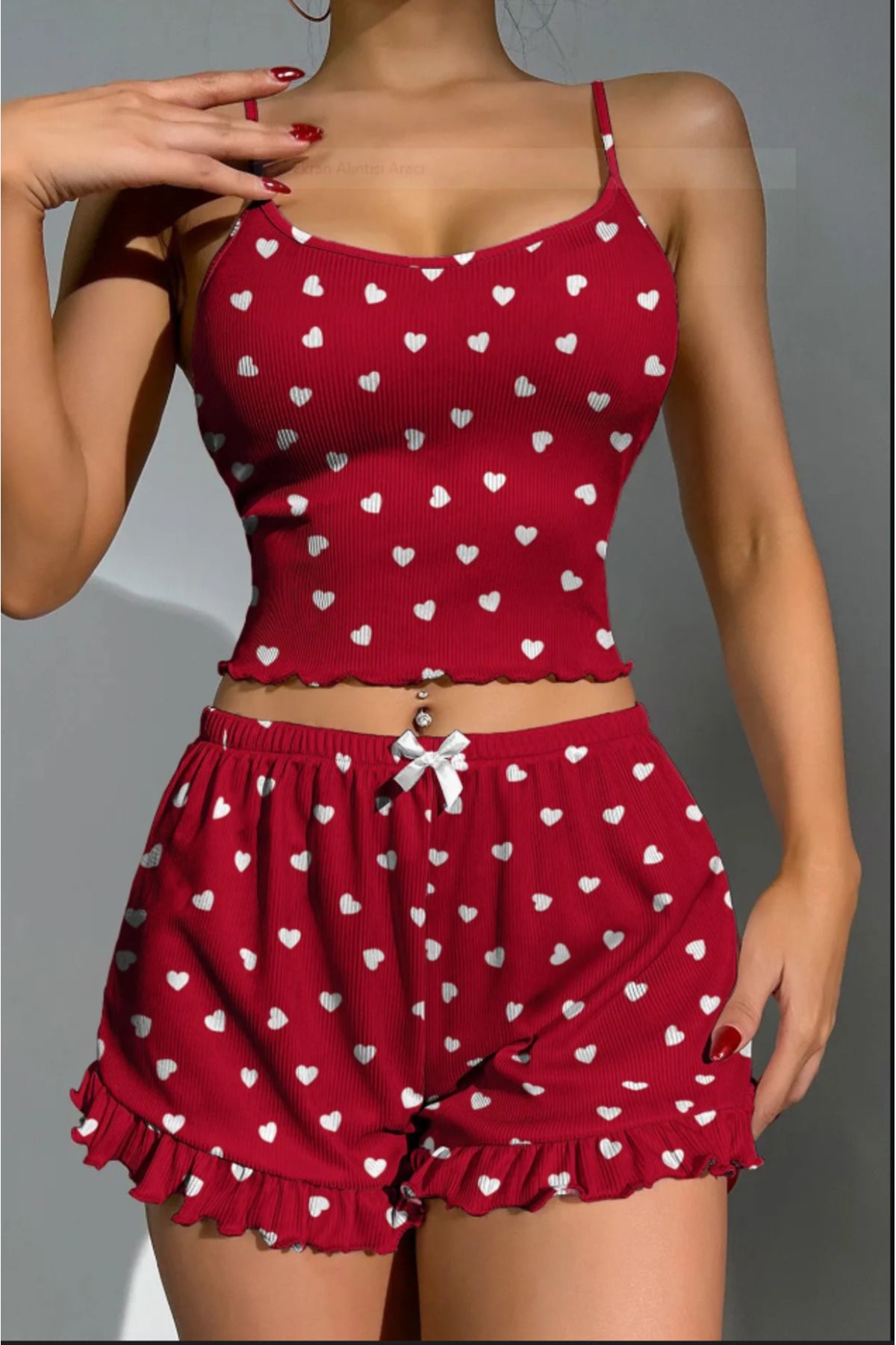 MODA CNG Askılı mini şortlu pijama takımı KIRMIZI KALPLİ LOVE kaşkorse fitilli