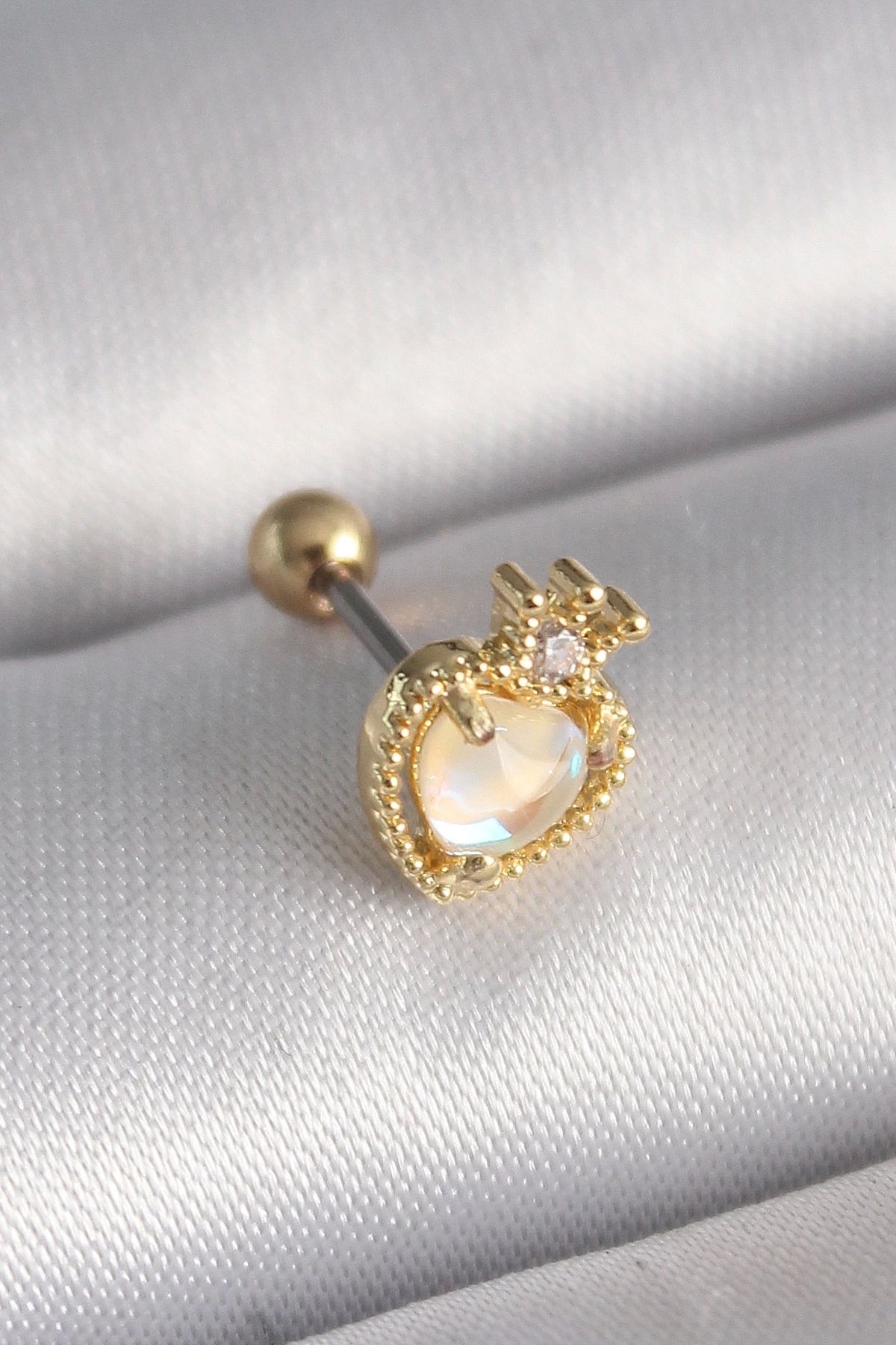Clariss 316L Çelik Gold Renk Beyaz Mineli Kalp Zirkon Taş Detaylı Taç Tragus Piercing