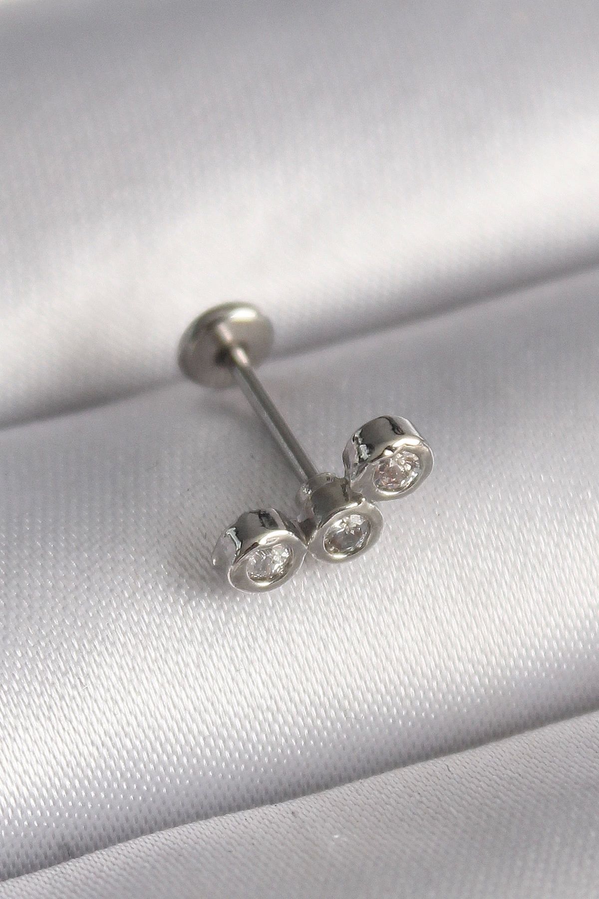 Clariss 316L Çelik Gümüş Renk Zirkon Taşlı Tragus Piercing