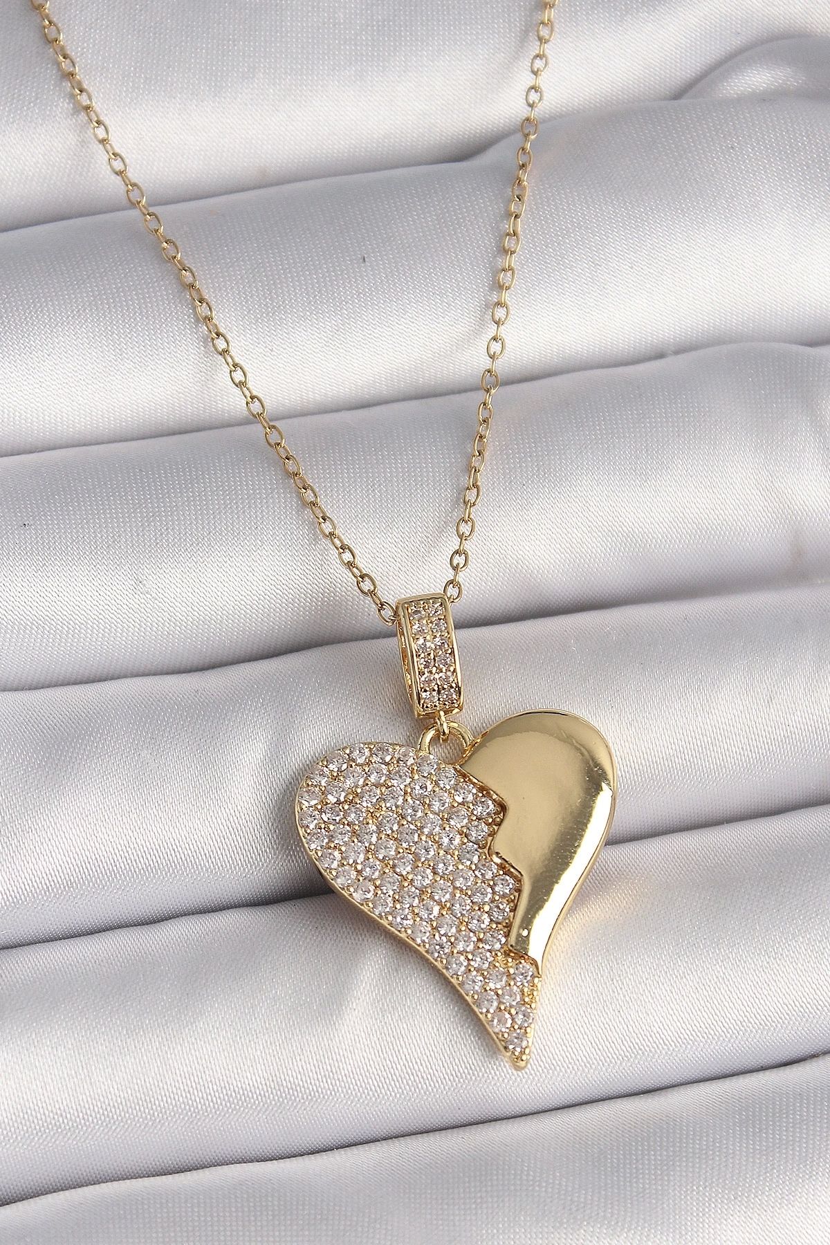 Clariss 316L Çelik Gold Renk Zincir Zirkon Taşlı Kırık Kalp Model Kadın Kolye