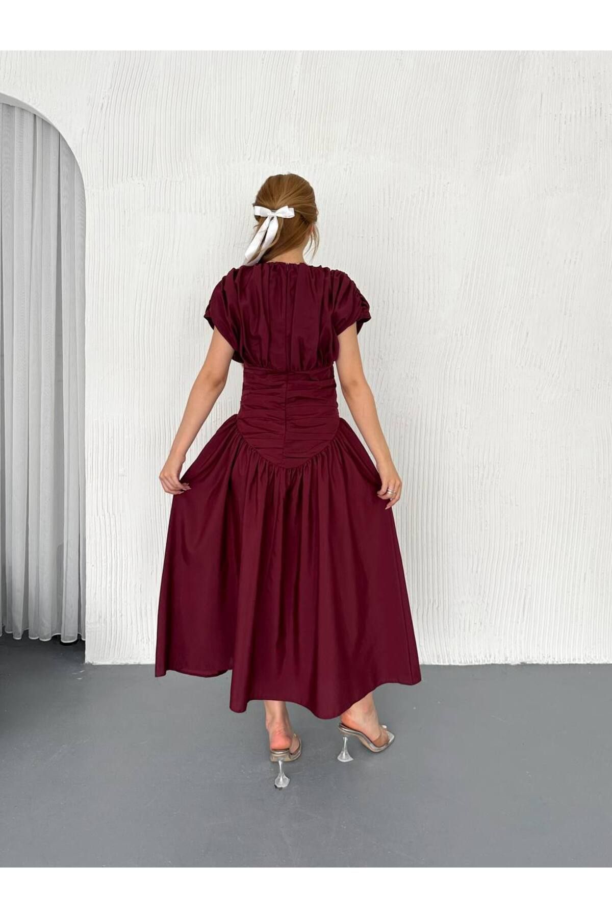 Castivo Fashion Bel Drapeli Fırfırlı Balon Kol Midi Elbise