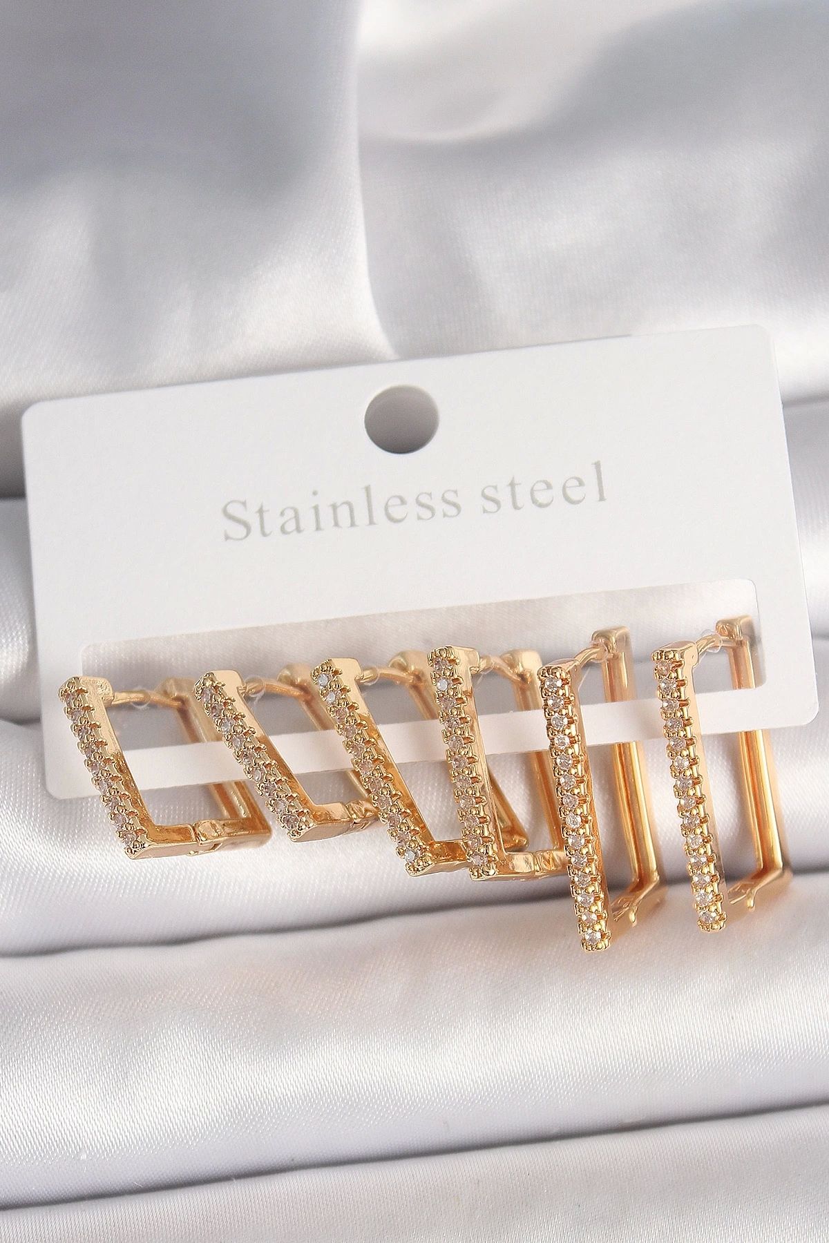 Clariss Pirinç Gold Renk Zirkon Taşlı 3 Çift Kare Model Kadın Küpe