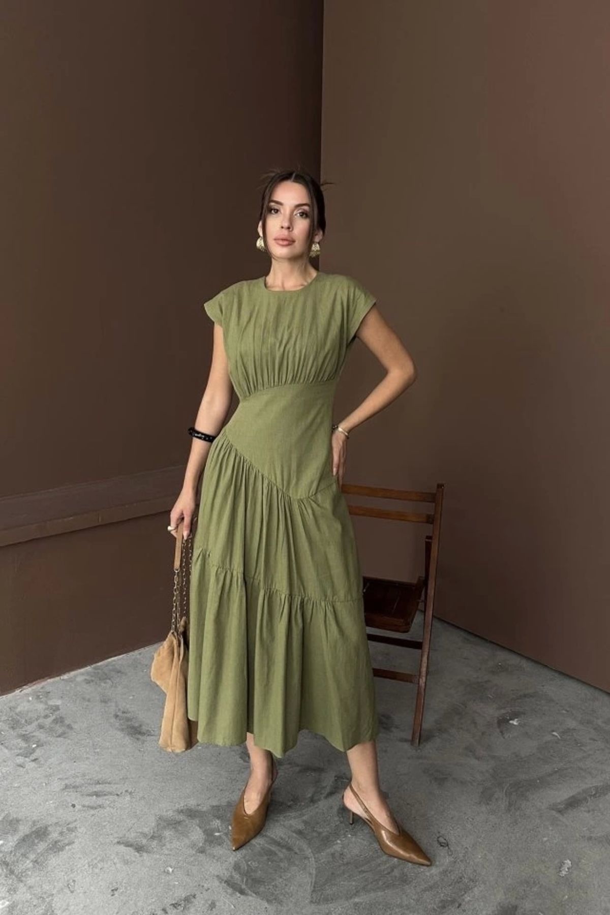 Butik Haki Büzgü Detaylı Keten Elbise