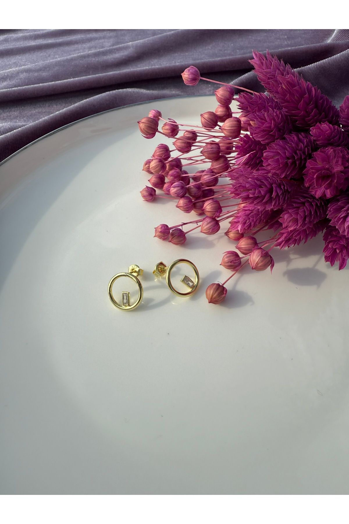 Store Baget taşlı sarı küpe